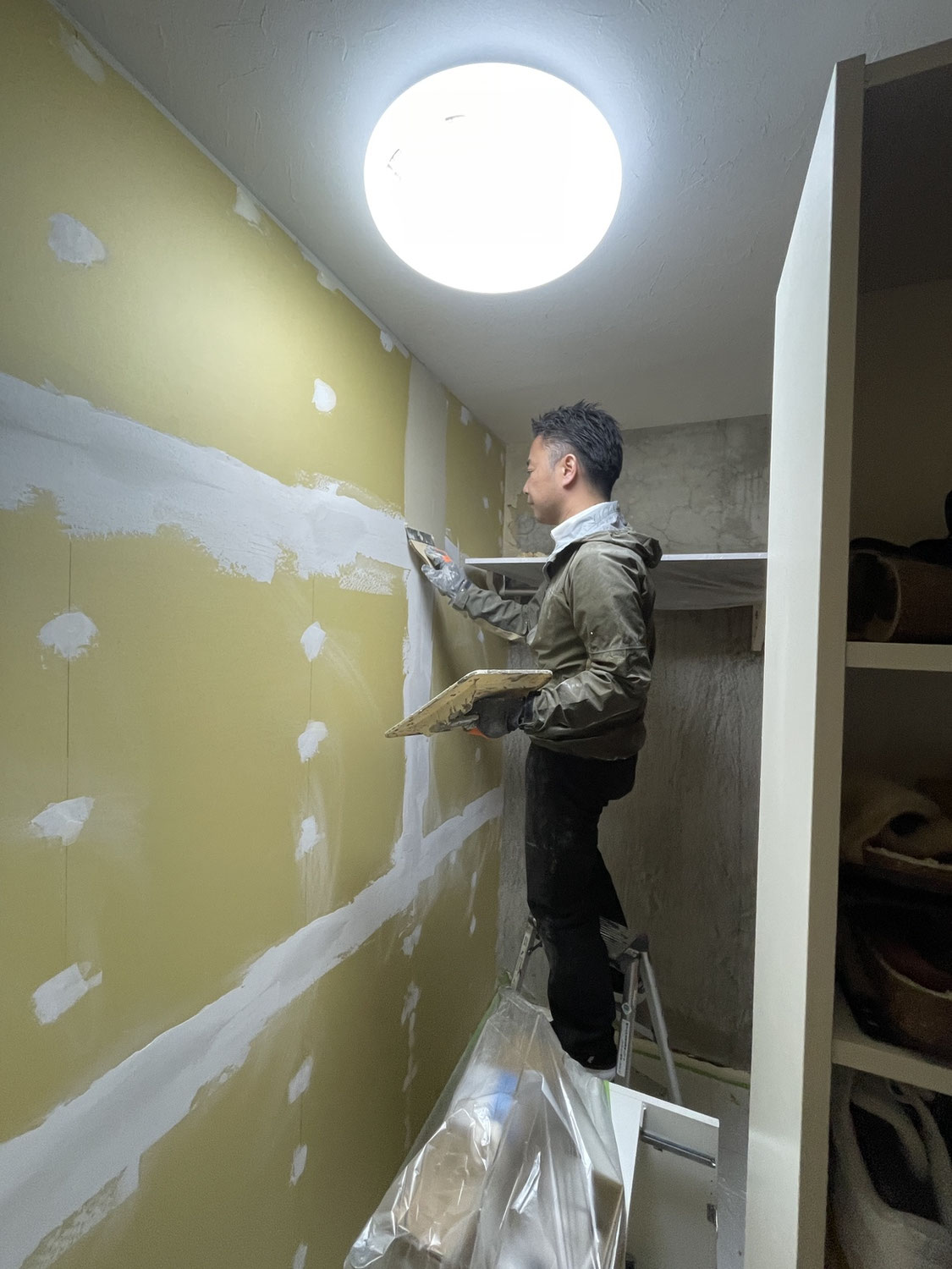 🏠 仕上がりを左右する大切な工程｜内装塗装前の石膏ボード下地処理