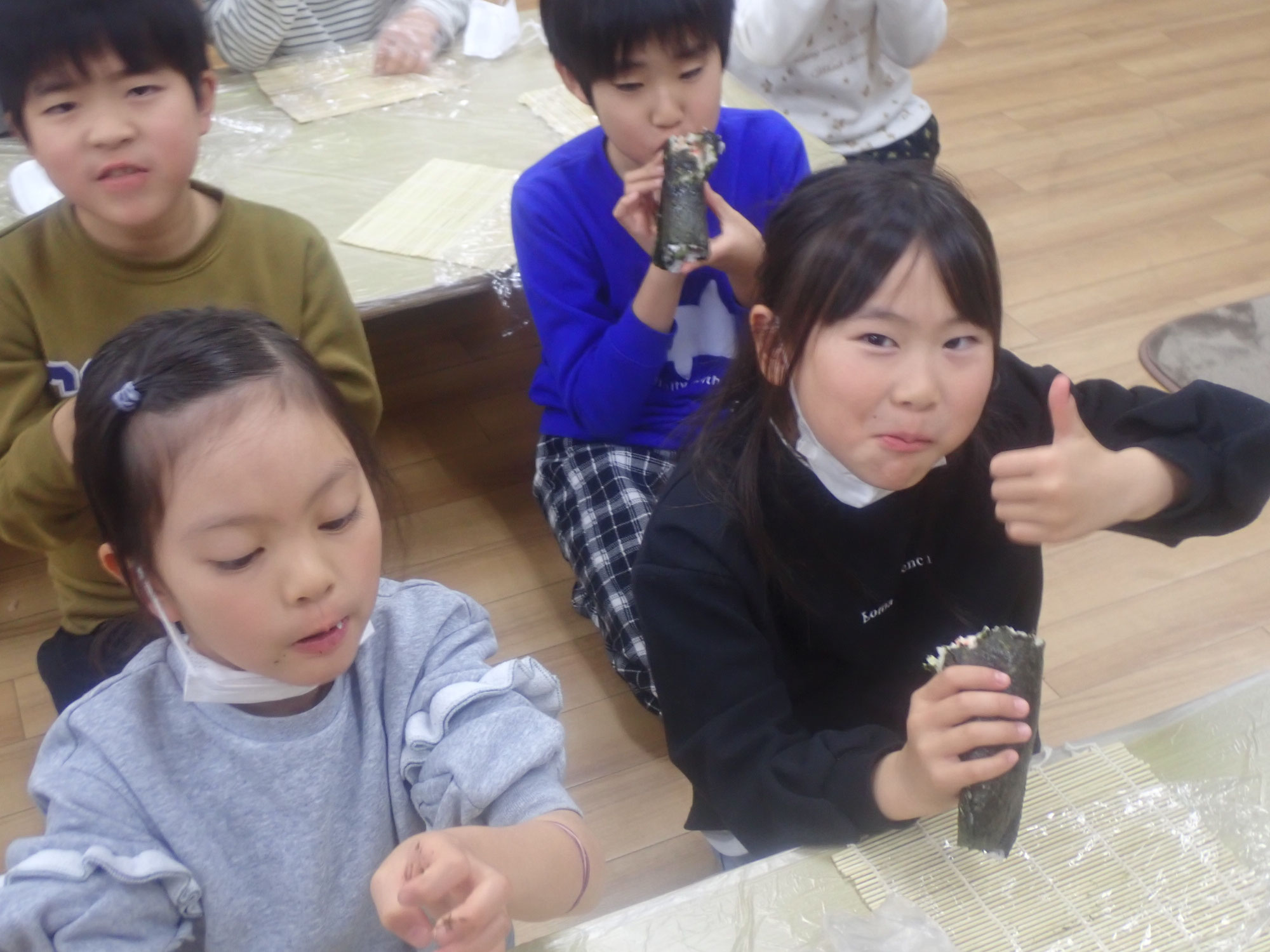 恵方巻きと豆まき