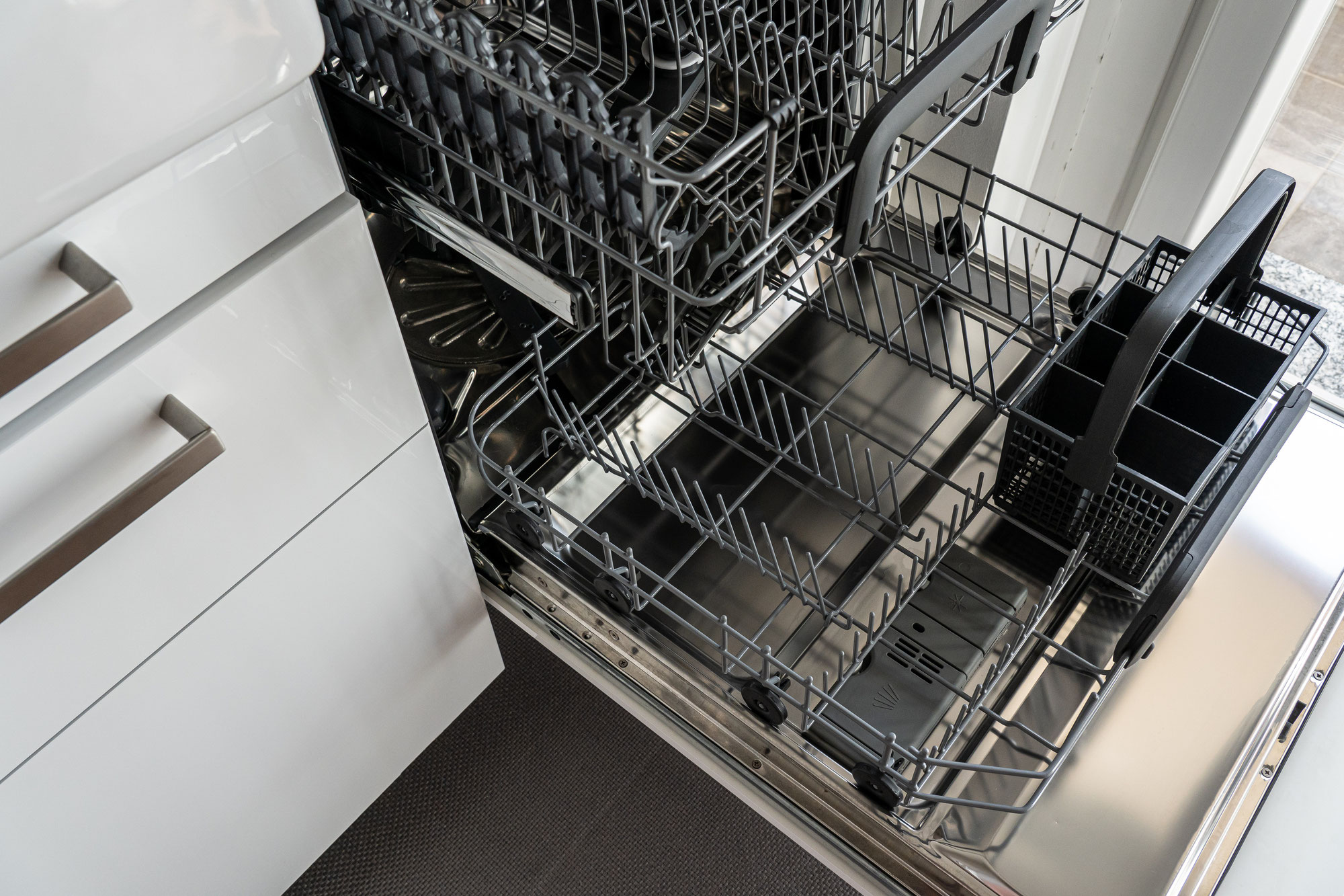 A Comprehensive Dishwasher Buying Guide