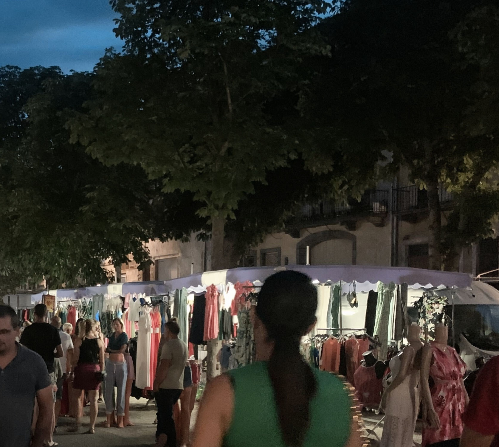Marchés nocturnes en Auvergne : notre sélection près du Clos des Laves