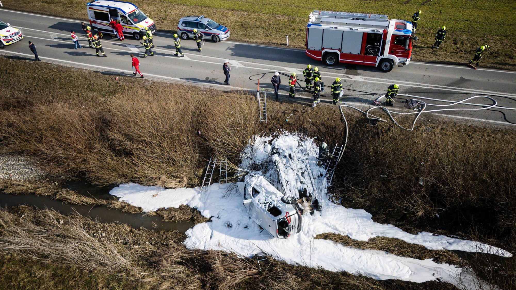 Schwerer VU mit Todesfolge in Neukirchen an der Enknach
