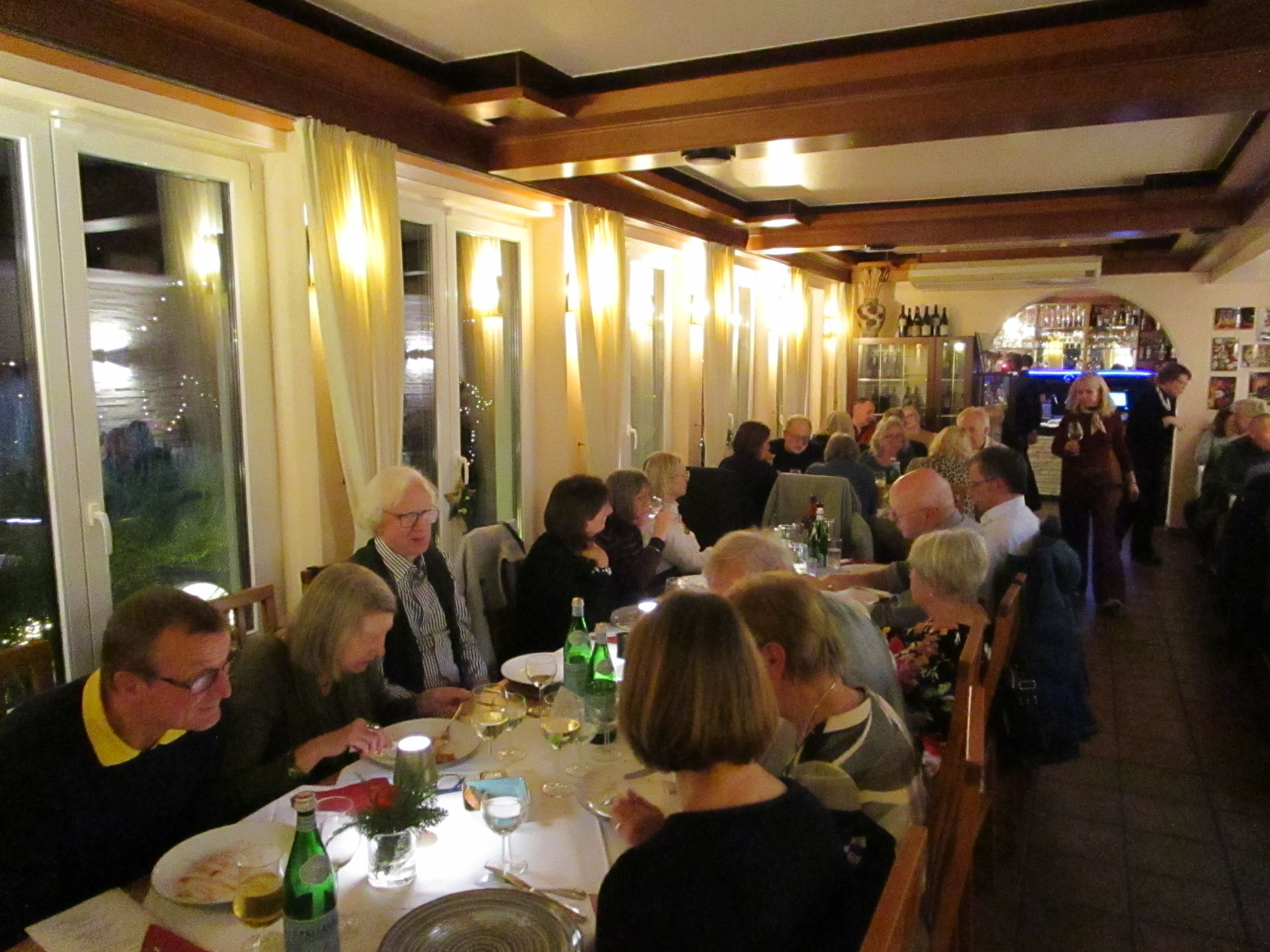 Leckeres italienisches Menü, Überraschungen und gute Laune beim Weihnachtsessen der DIG Mittelhessen e.V. im Restaurant „La Perla“ in Gießen