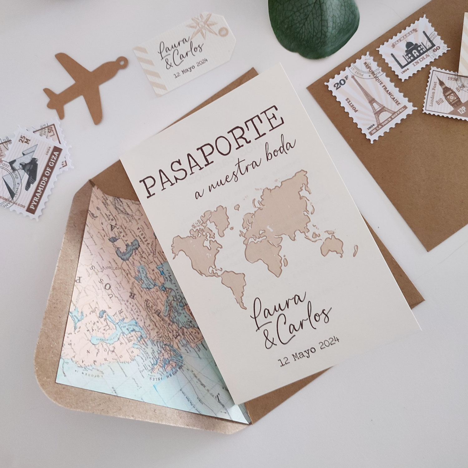 Invitaciones de boda viajeras: un toque de aventura para tu gran día