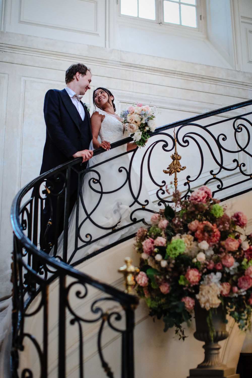 Your Paris Officiant for an Unforgettable Wedding Ceremony | mariage bilingue célébrée avec élégance |A Bespoke Bilingual Ceremony |