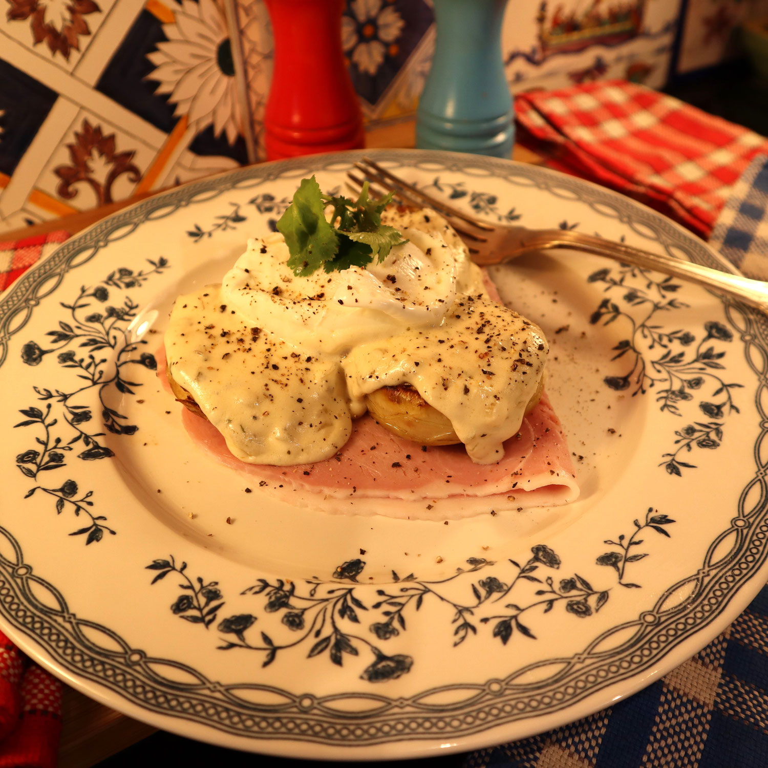 FONDS D'ARTICHAUTS, ŒUF POCHÉ ET JAMBON CRÈME DE COMTÉ. Un délice !