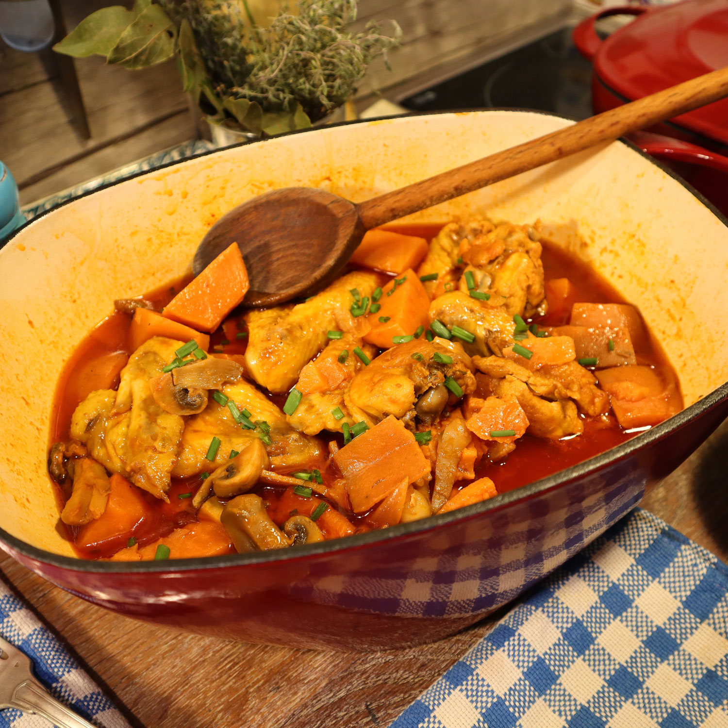 LE FRICHTI D'AILES DE POULET en sauce Mère Mitraille - Irrésistible et délicieux !