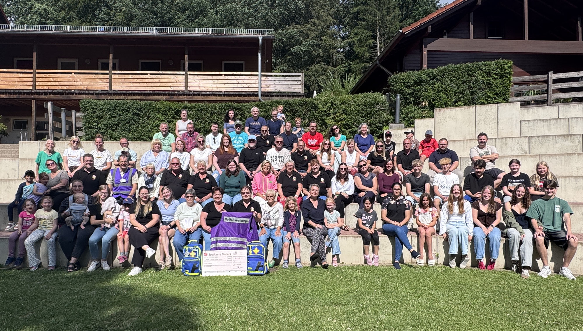 Spendenübergabe beim Sommerfest