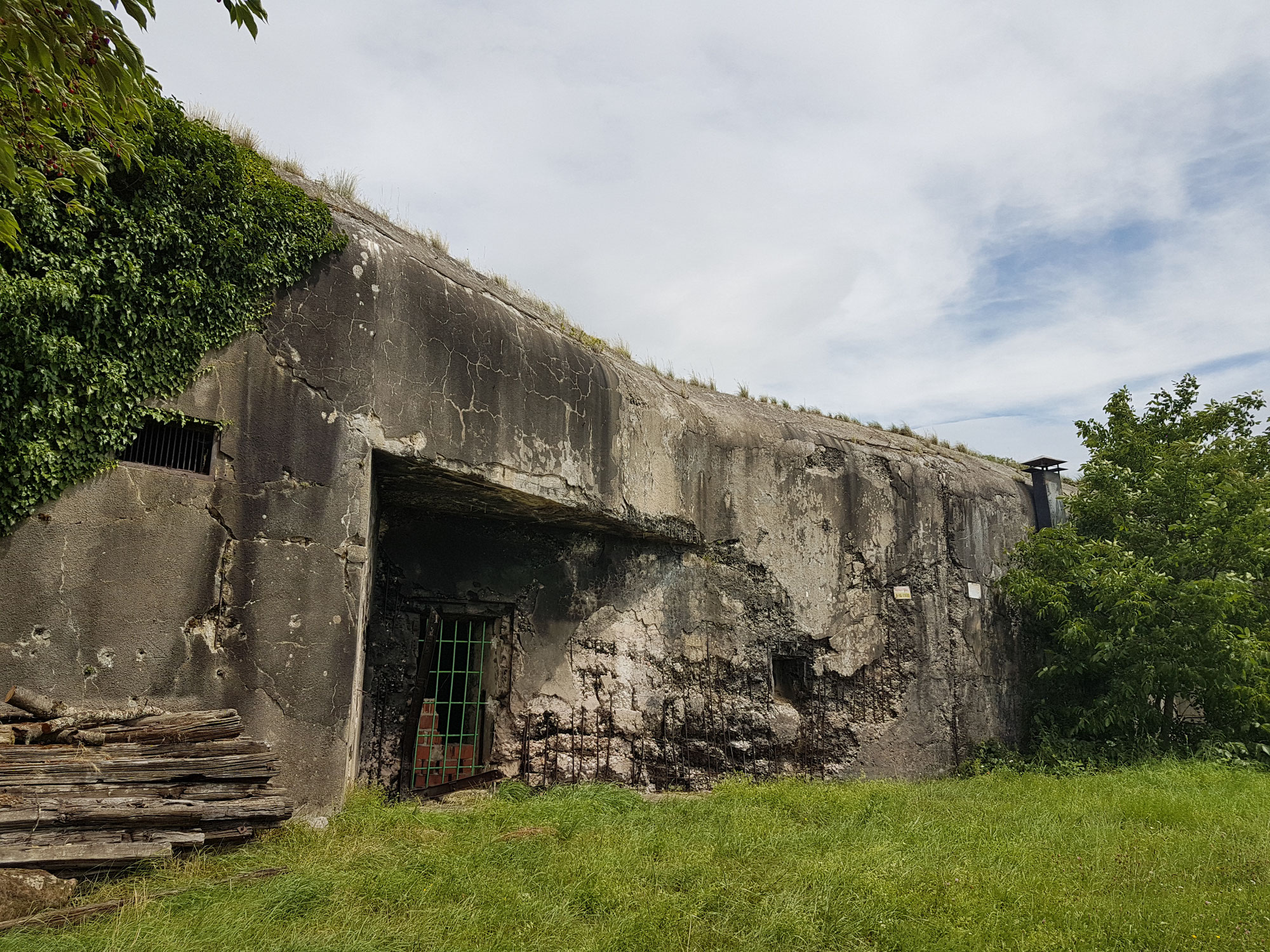 Bunker der Maginotlinie bei Hunspach im Nordelsass