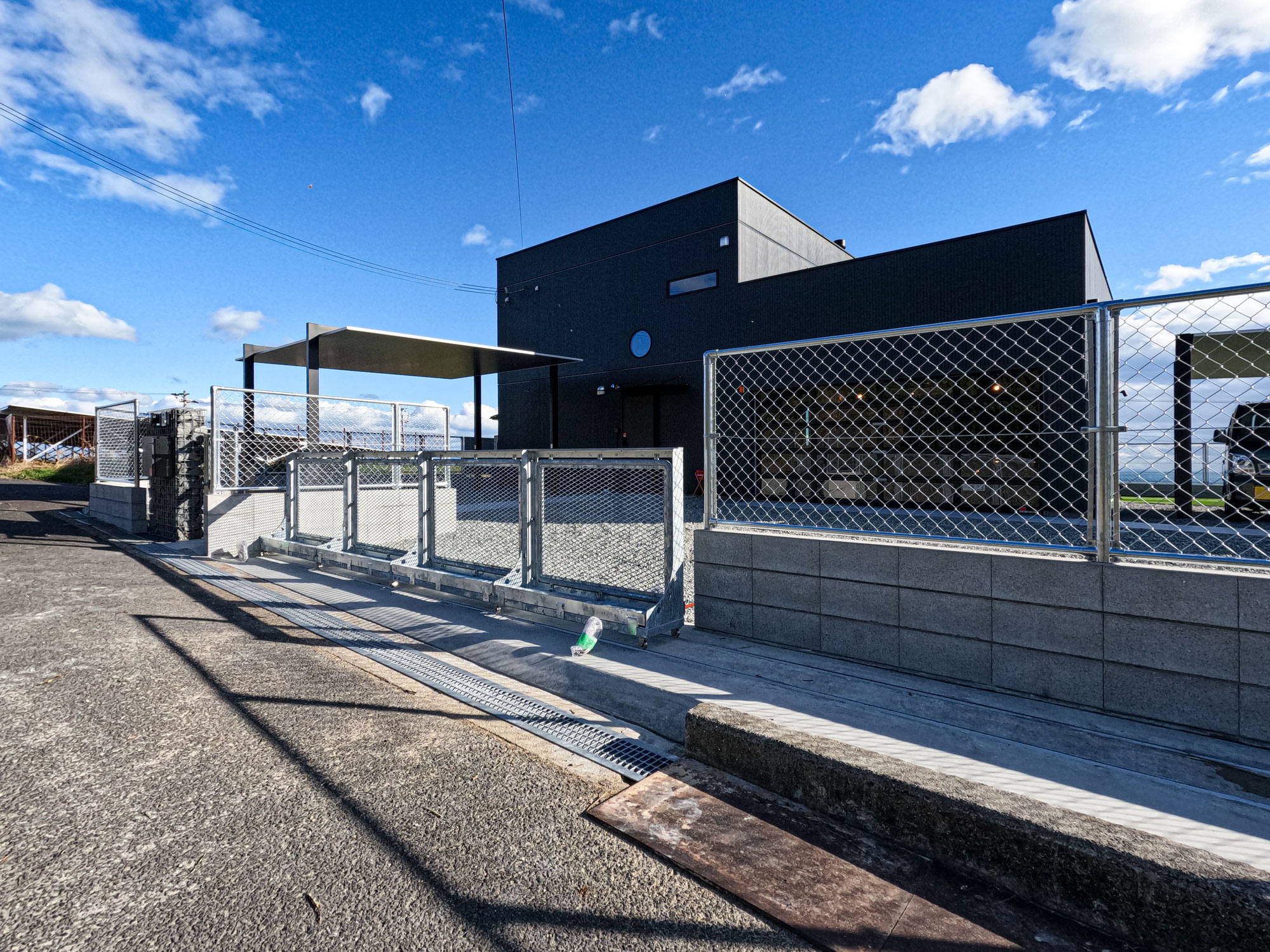 淡路市のガレージハウスエクステリア施工実例をGALLERYにアップしました
