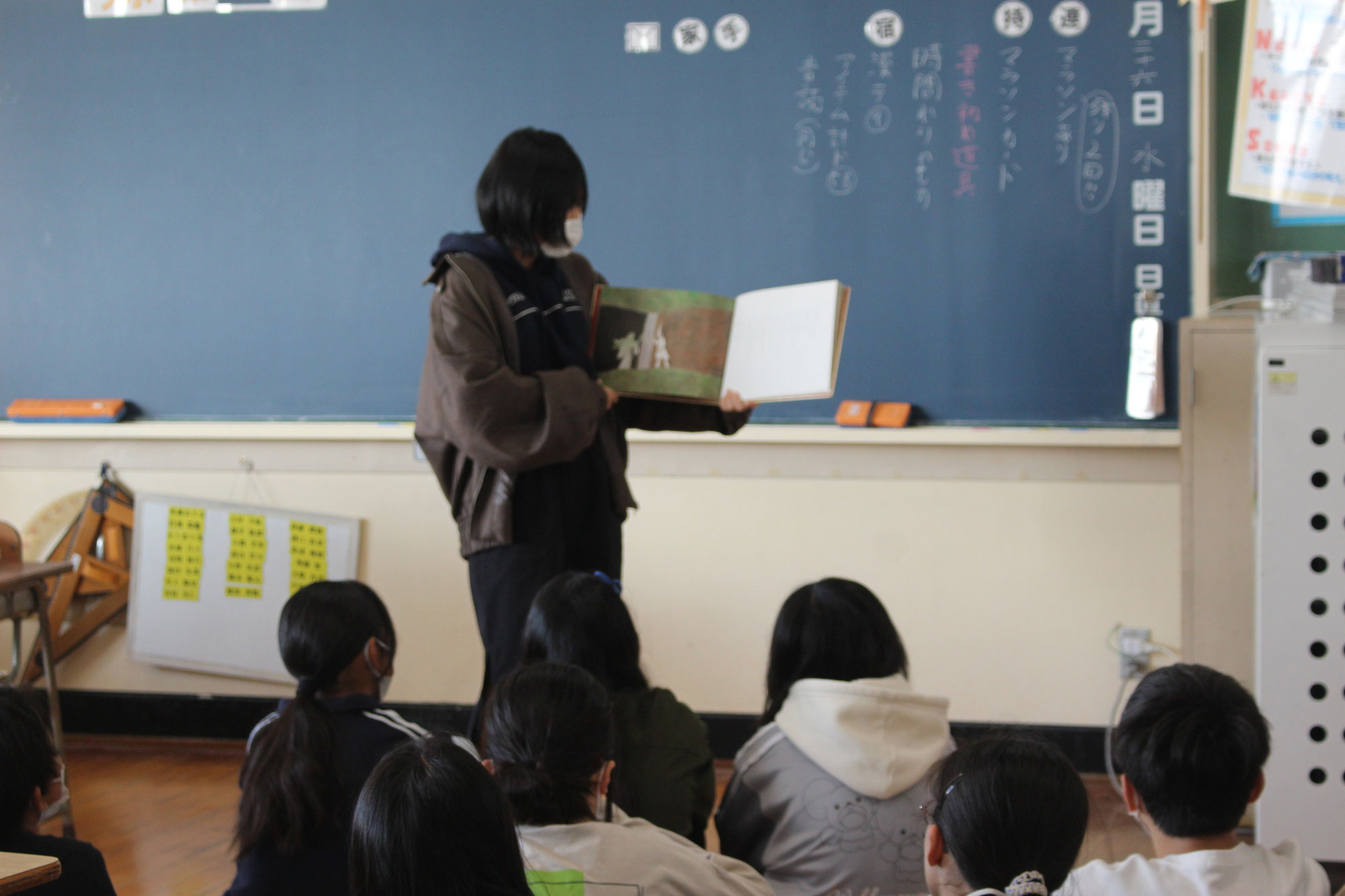 図書委員会読み聞かせ