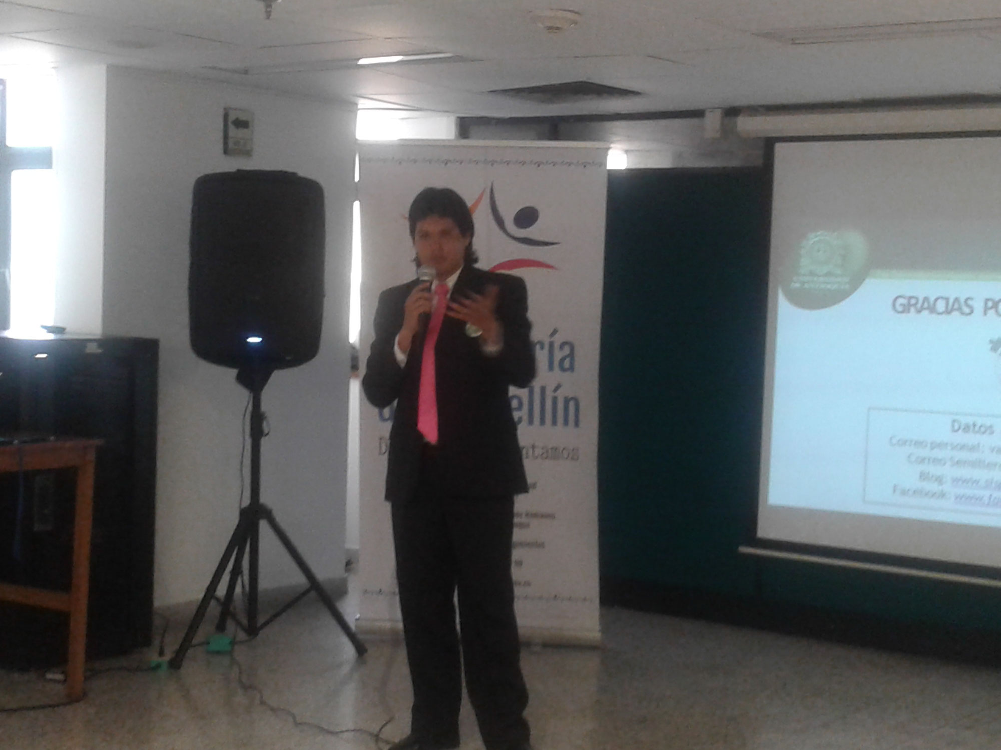 Constituyente Andino por Colombia Alexander Ferms sera candidato al concejo de Medellin