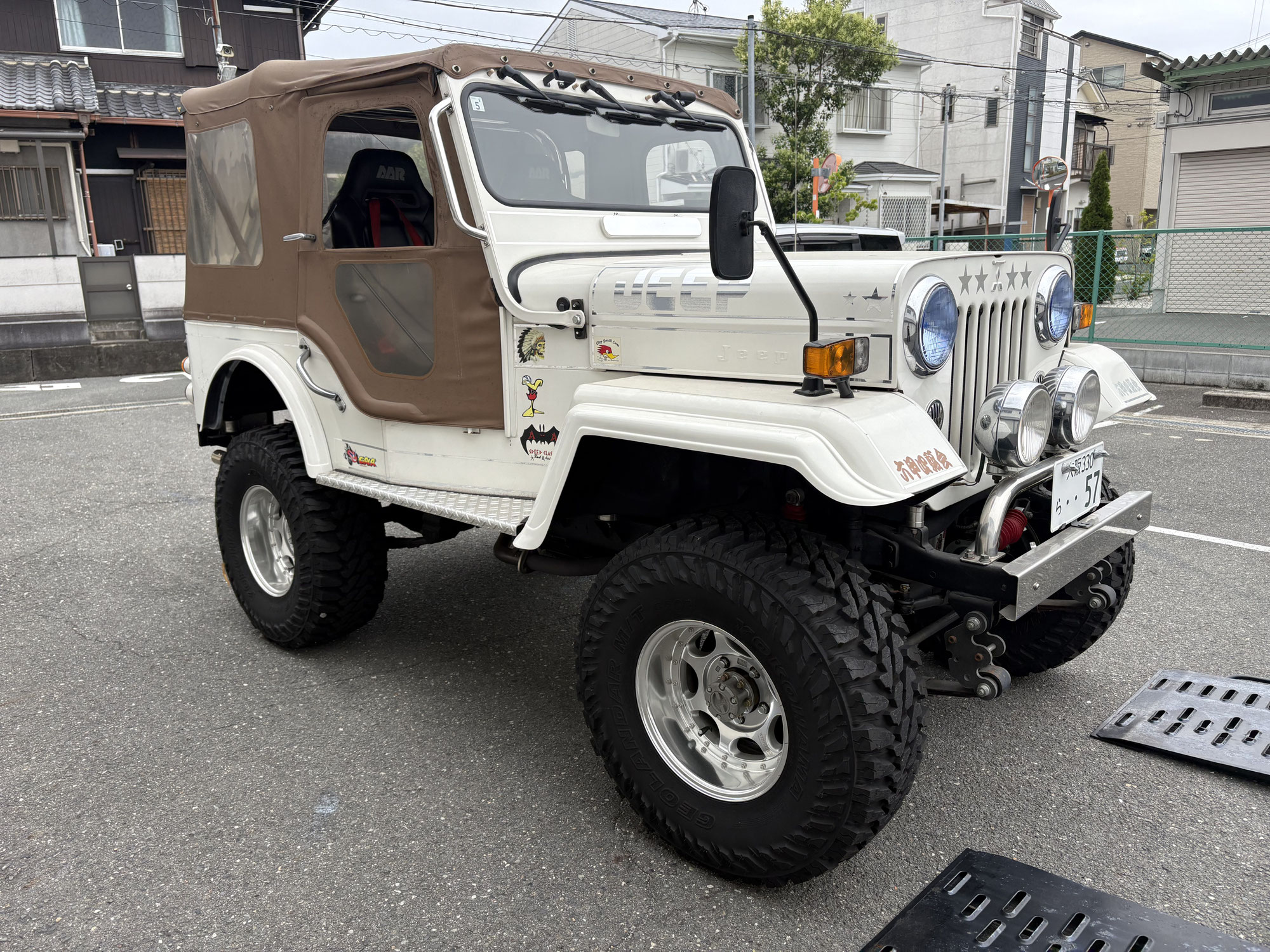 大阪府I様よりS60年三菱ジープ買取させて頂きました