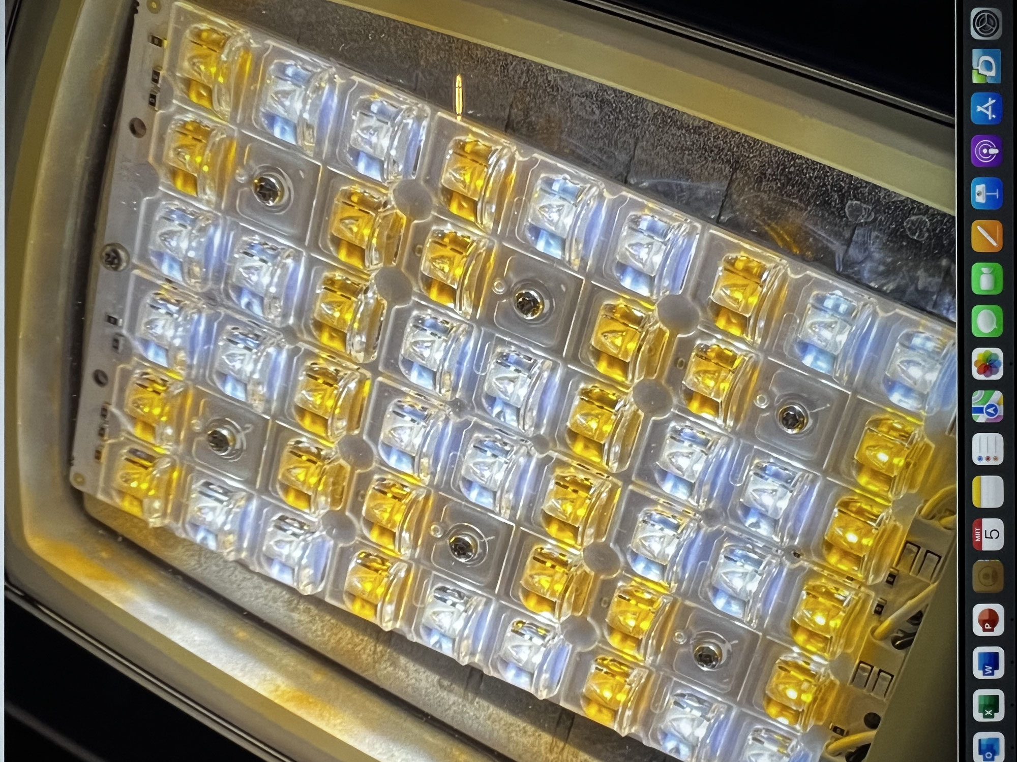Leds go for the best - Dynamisch draadloos gestuurde vleermuisvriendelijke LED-verlichting -