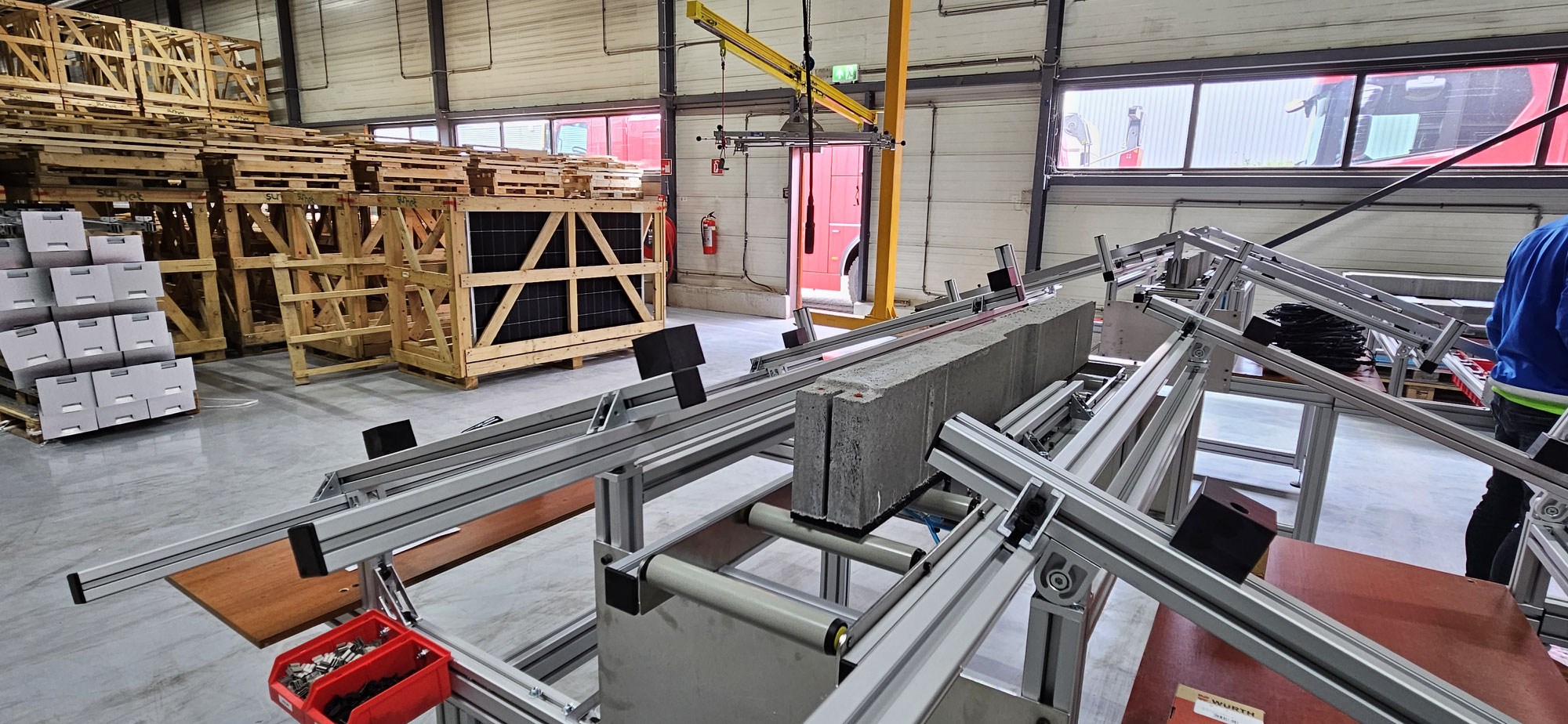 Solarwatt Smart Solar Box: prefab zonne-energiesysteem met Europese componenten, productie & kwaliteit, met maximale uitvoeringssnelheid