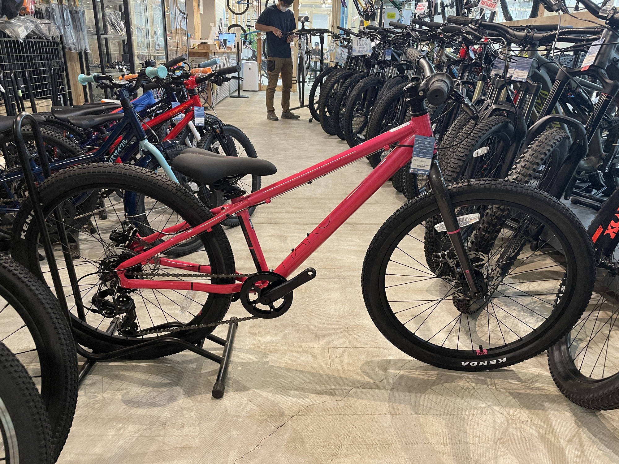 キッズMTBあります！-山梨のマウンテンバイク自転車ショップCARNOSA INDOOR BIKE PARK-