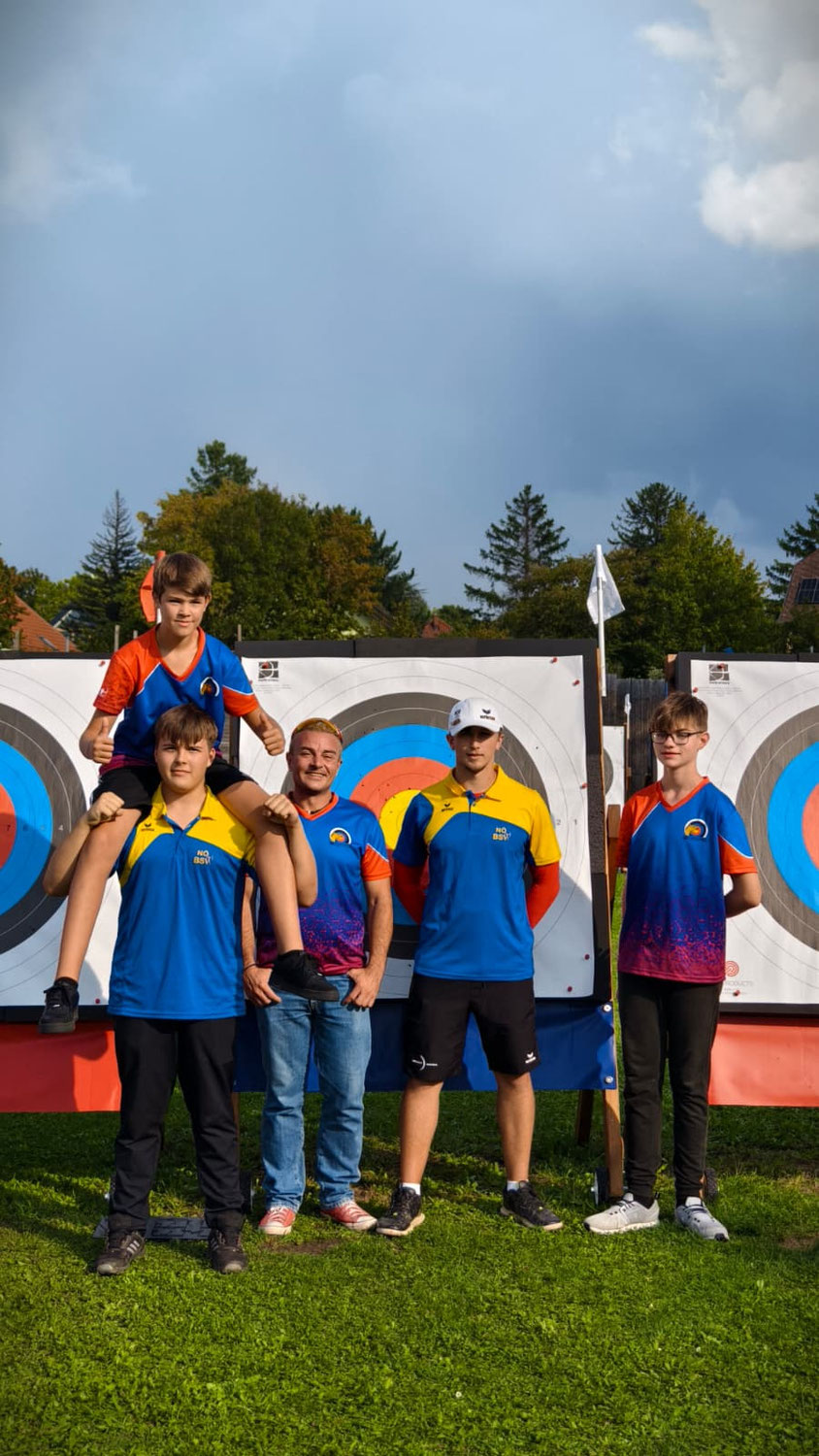 Österreichische Meisterschaften World Archery Outdoor Nachwuchsklassen – Ein Tag voller Spannung, Regen und Medaillen