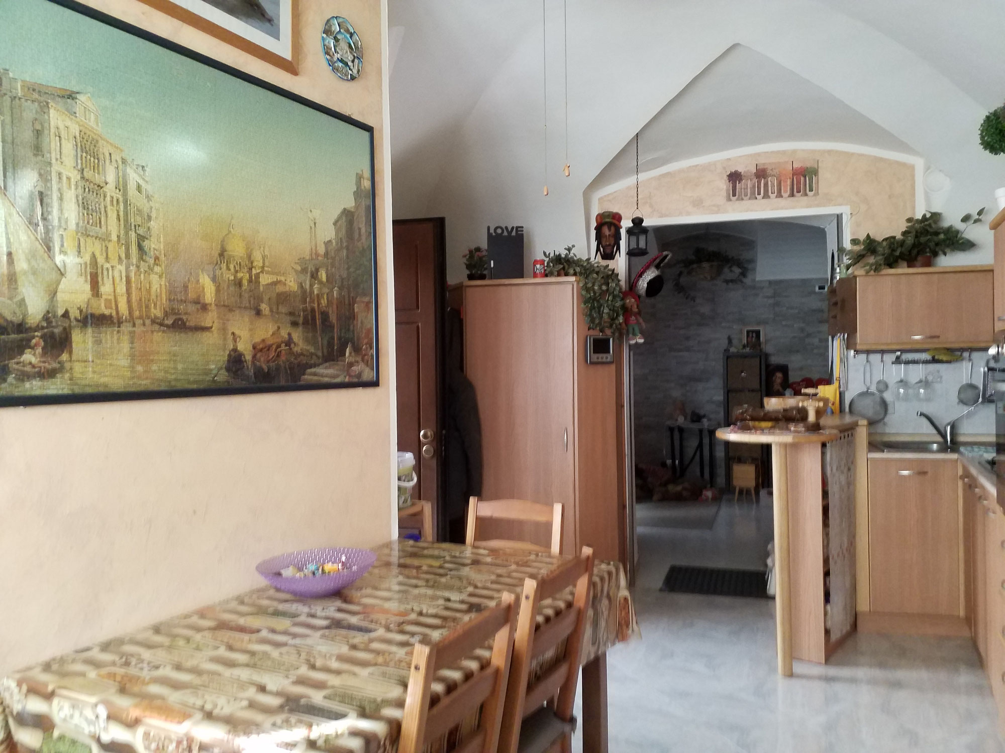BILOCALE con corte privata, centro, Pianezza