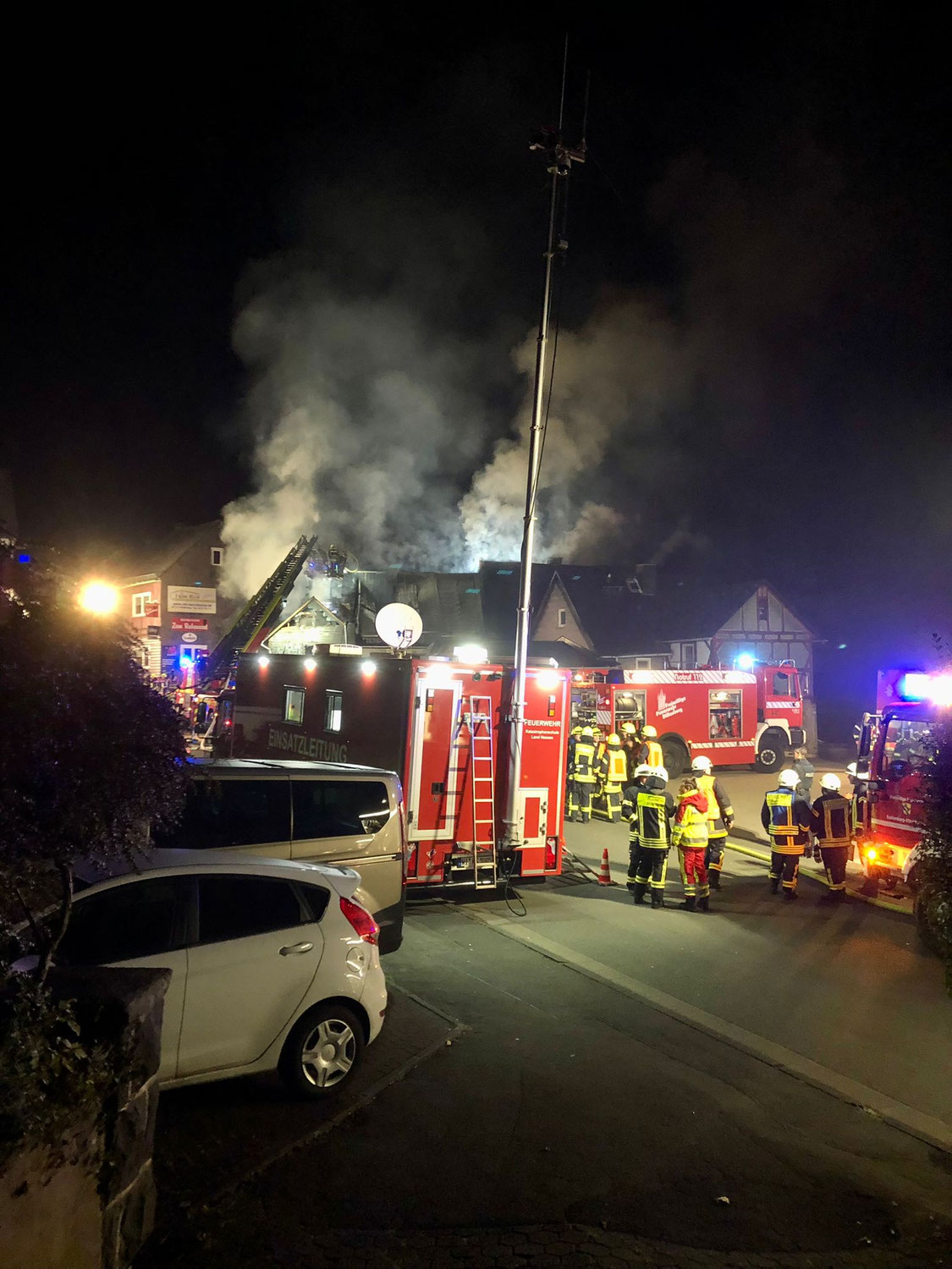 F2 Dachstuhlbrand in Steinbrücken