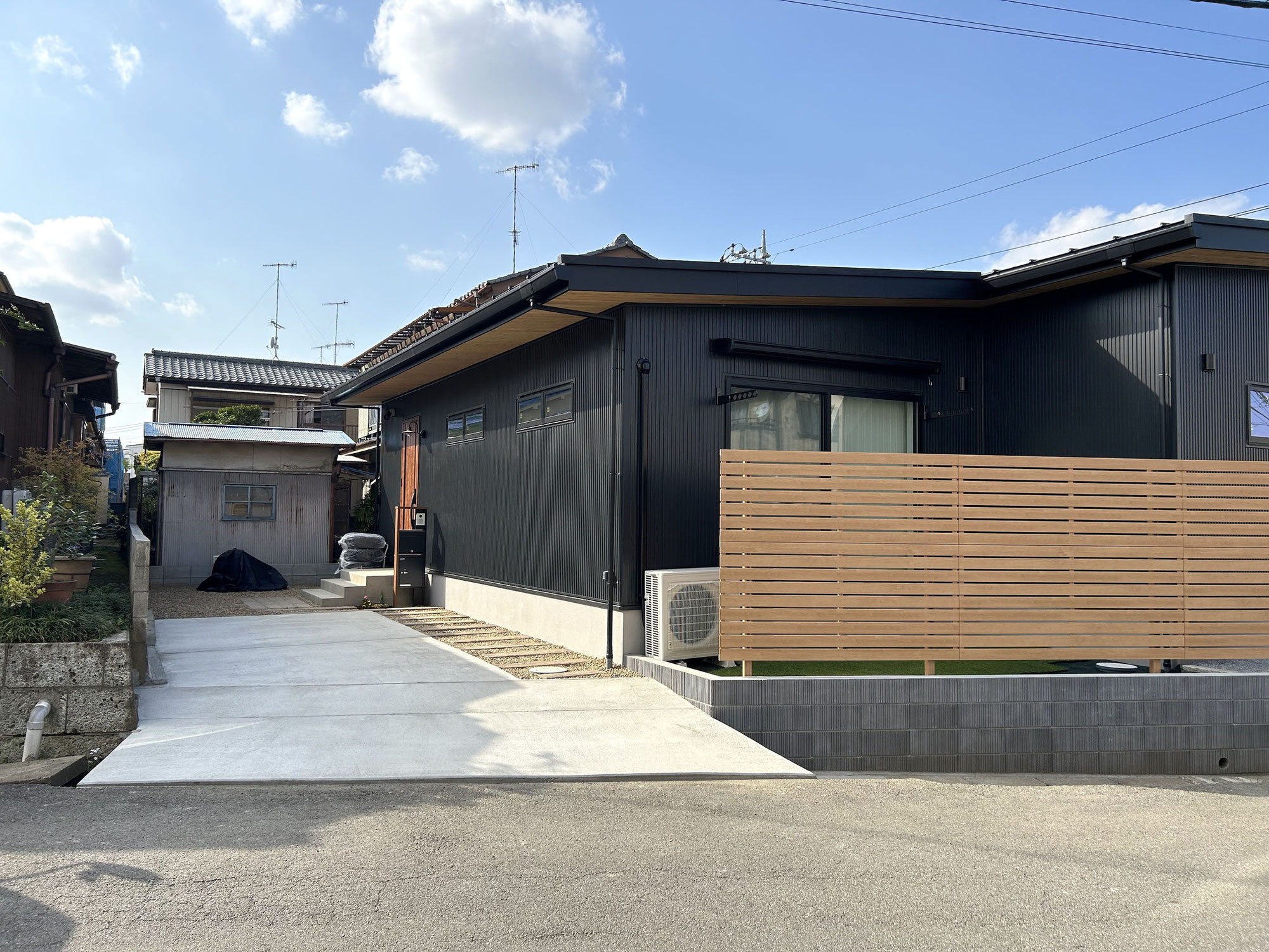 無垢な家 擁壁用デザインブロックでしっかり土留【埼玉県】