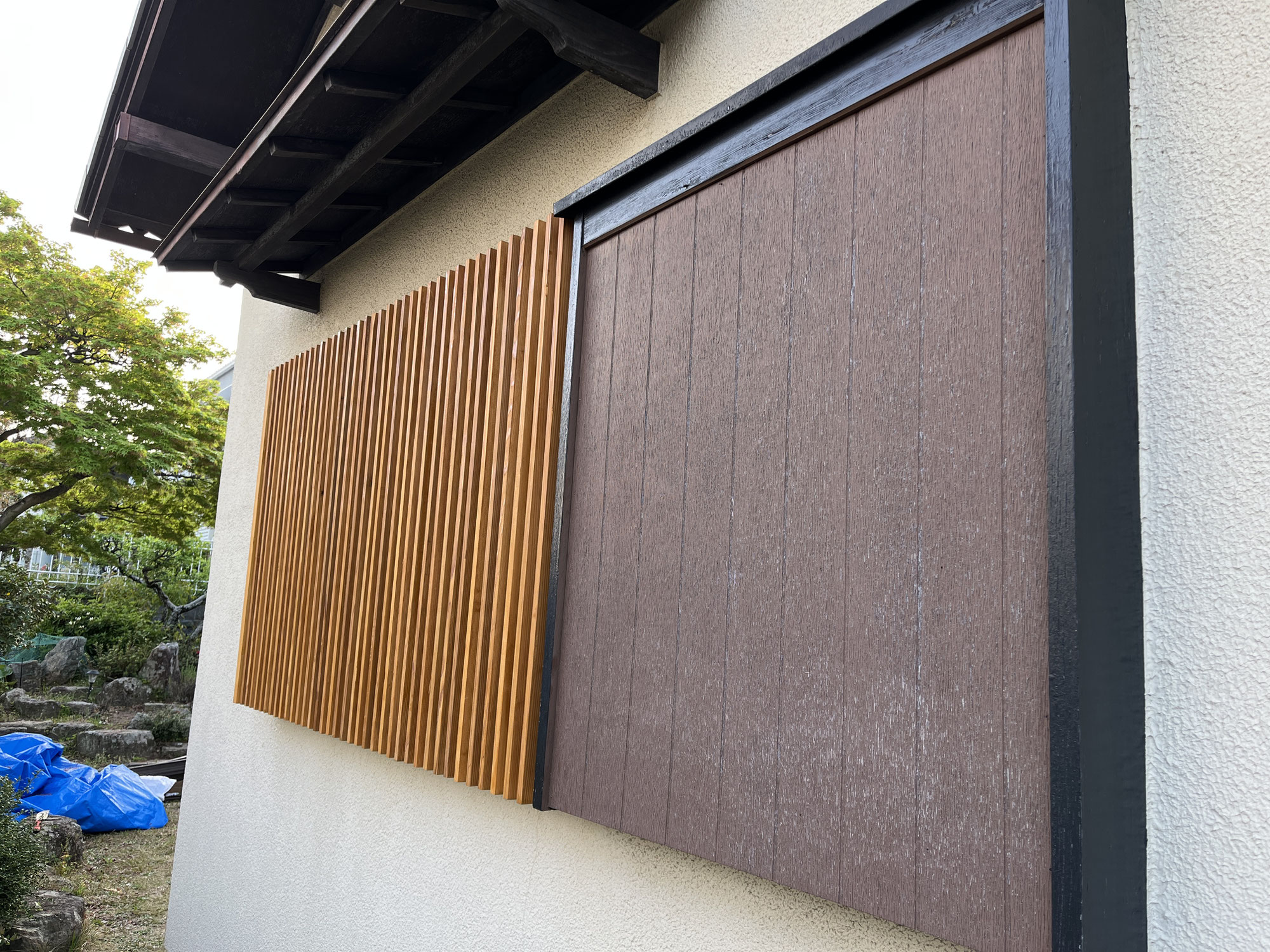 小さな家庭菜園のあるいえ　木格子を製作中です