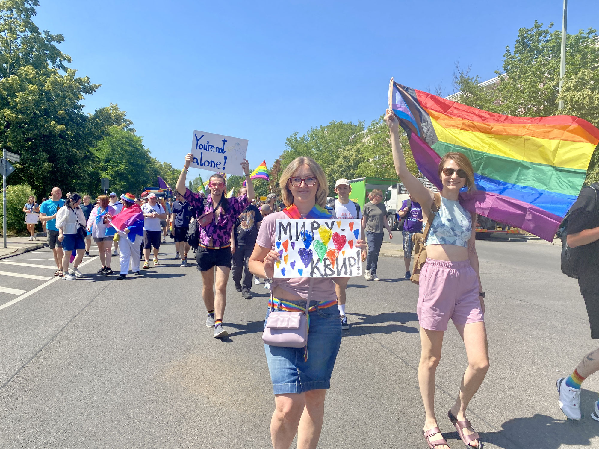 Laut und regenbogenbunt: Das war die Marzahn Pride 2023