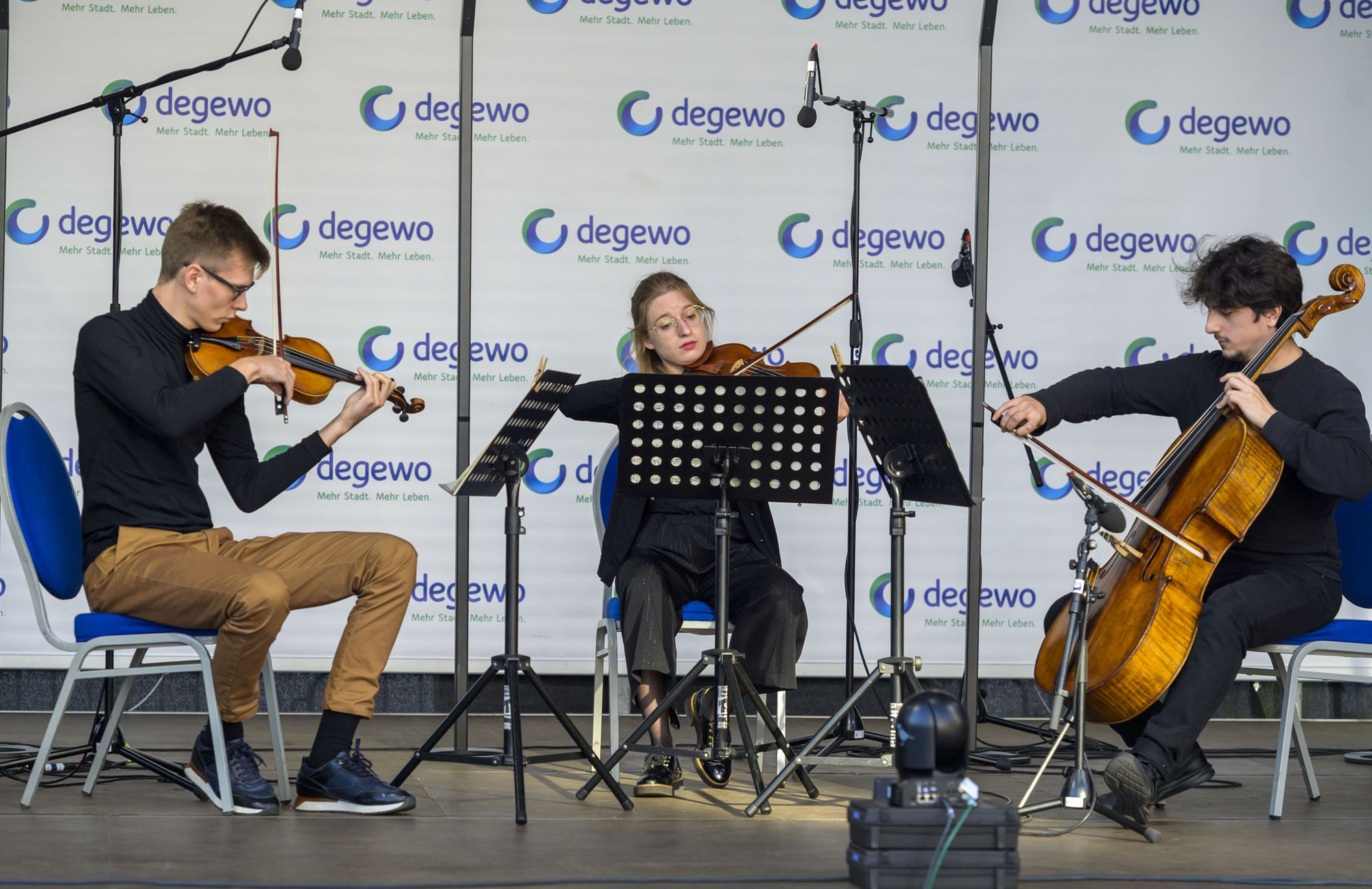 Open-Air-Konzert auf dem Helene-Weigel-Platz