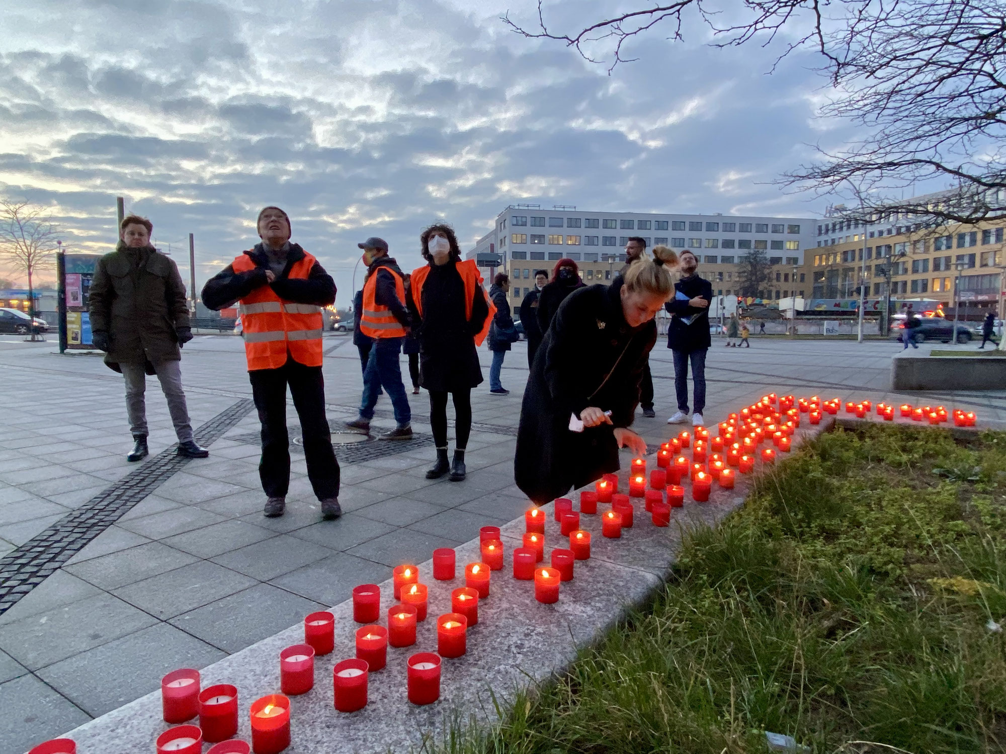 139 Kerzen für 139 getötete Frauen