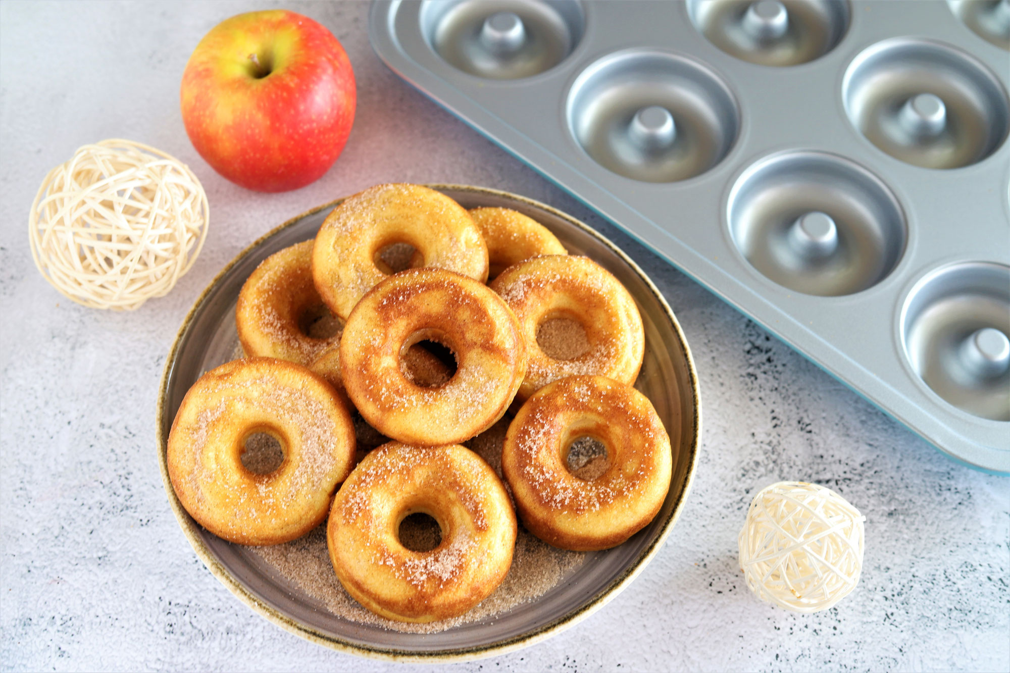 Apfelküchle aus der Donut-Backform von Pampered Chef®