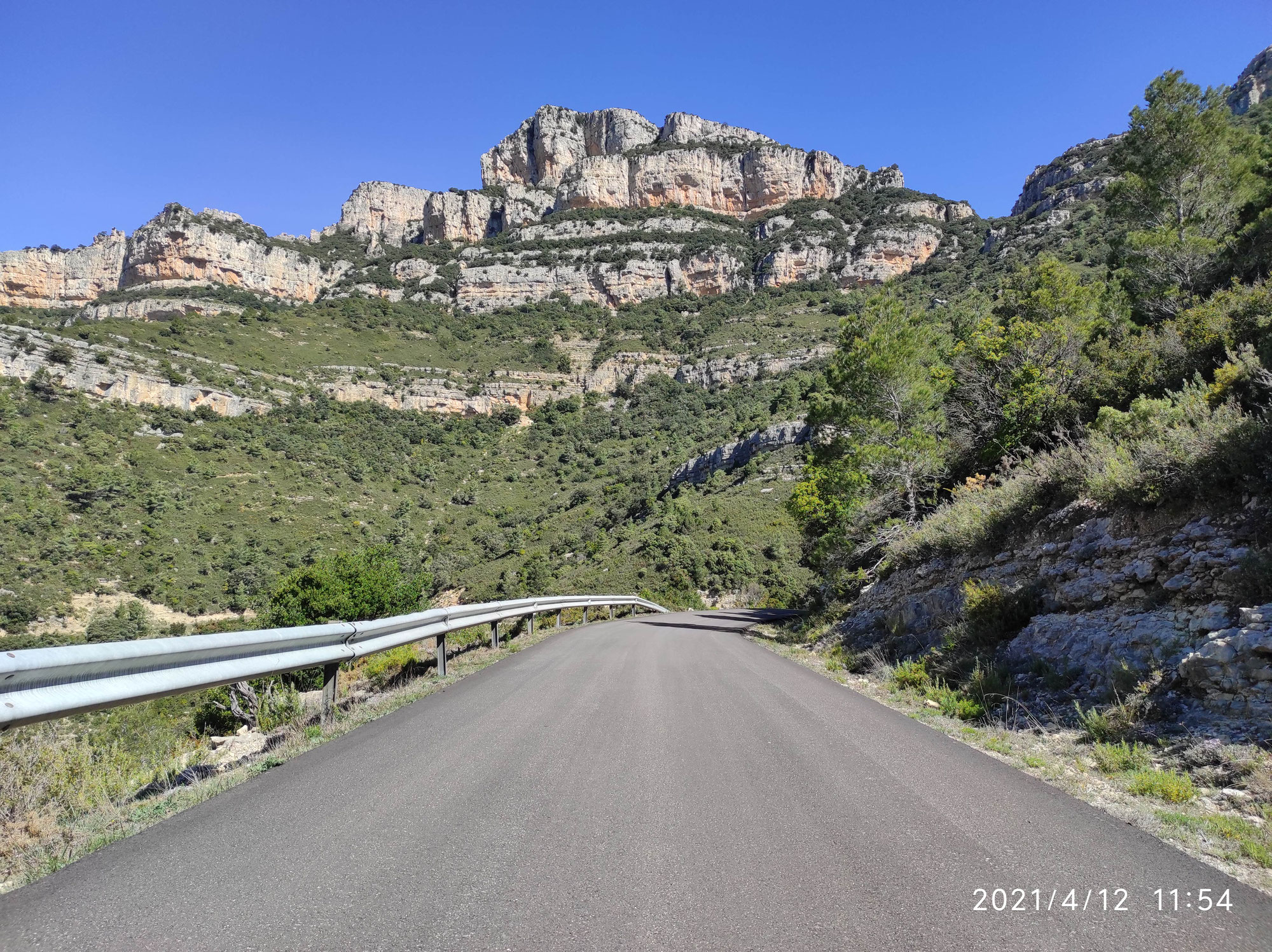 Mejora pavimento camino rural Vallibona-Rosell (Castellón)