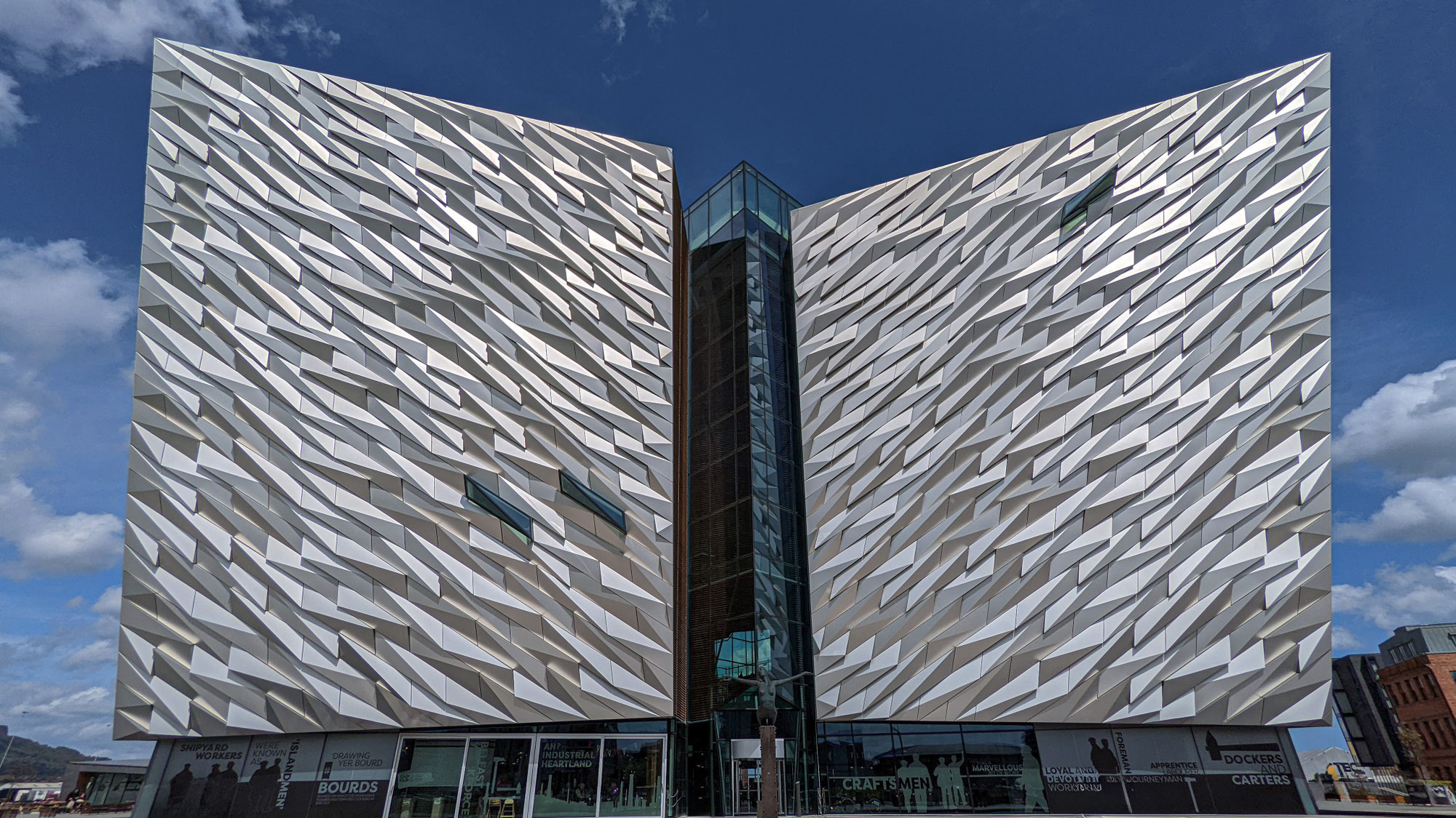 Le Titanic Belfast, un musée dédié au Titanic et à ses constructeurs