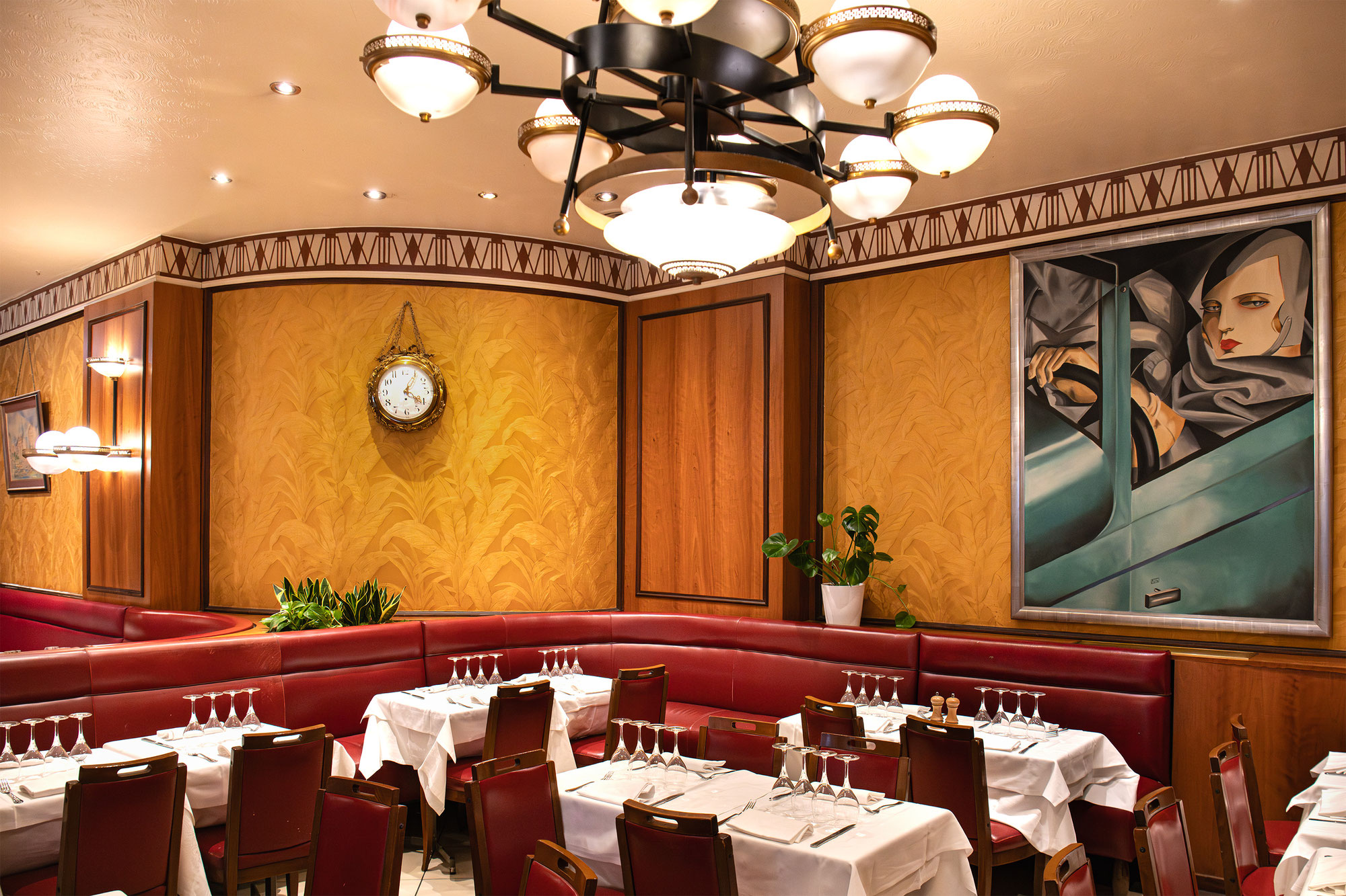 Le Wepler, la brasserie mythique de la Rive Droite