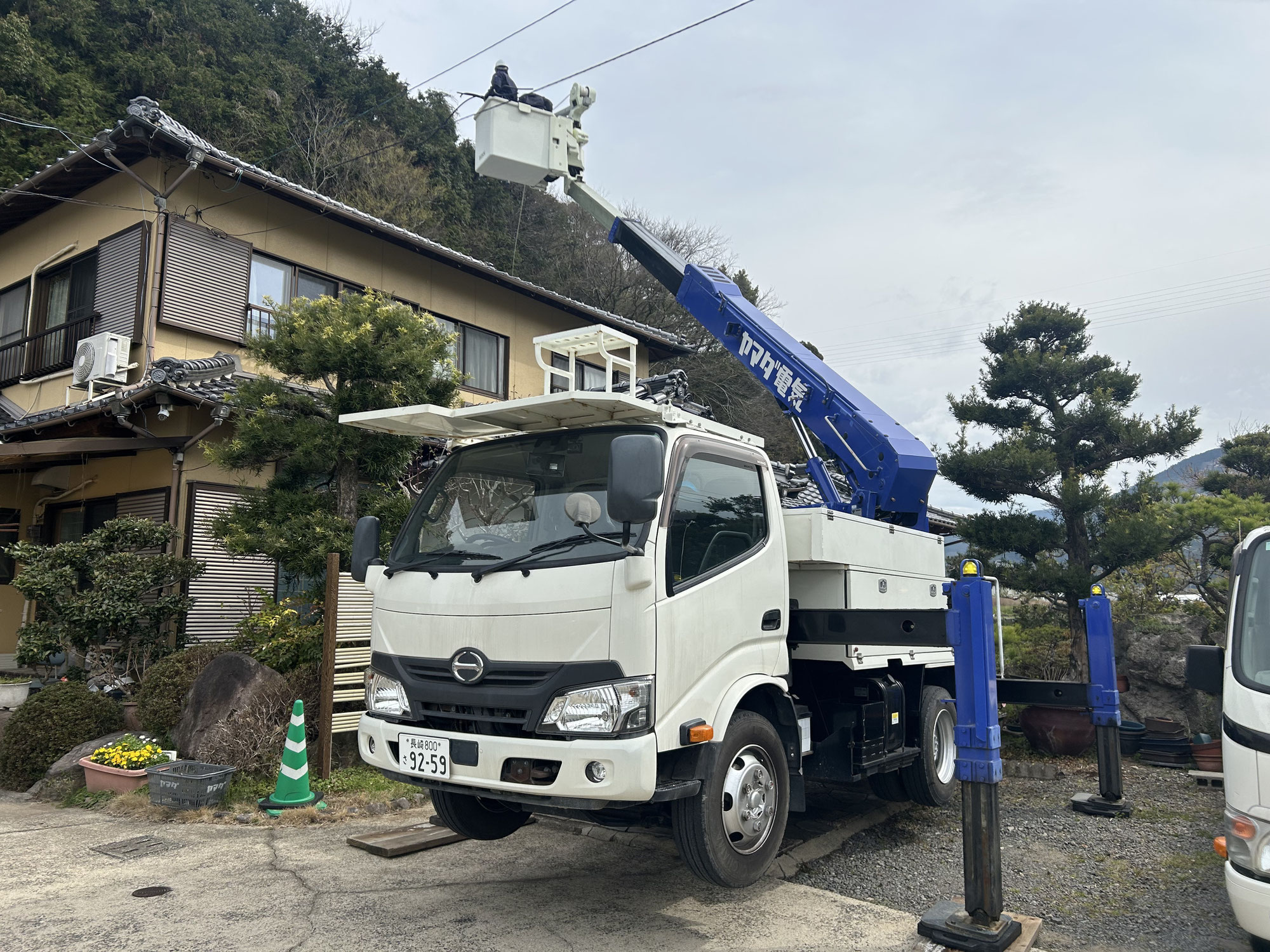 【実例】ユニエーター撤去を高所作業車で安全に！