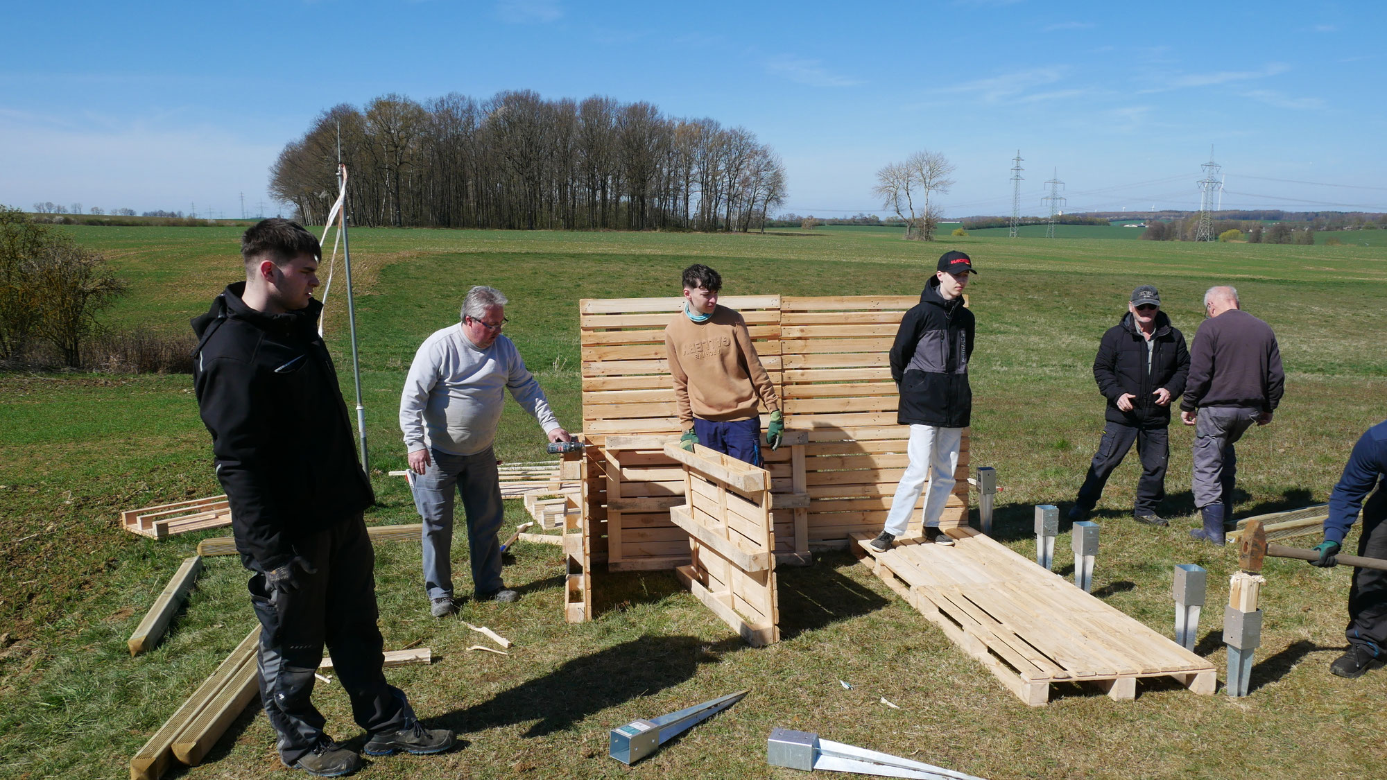 Erfolgreicher Arbeitseinsatz auf dem Modellflugplatz – Viele Projekte umgesetzt und großer Andrang
