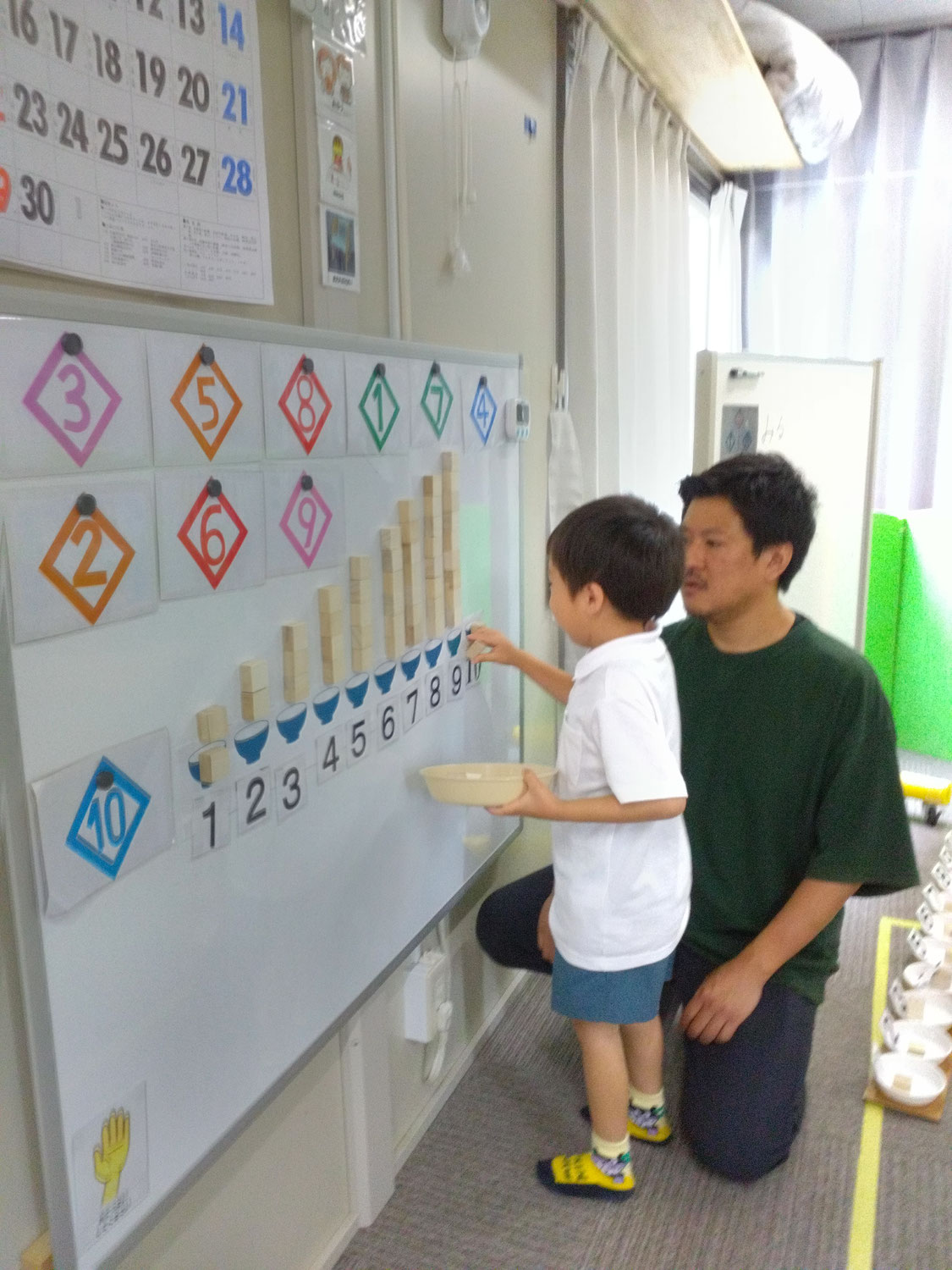 上手に積み上がるかな？　数遊び