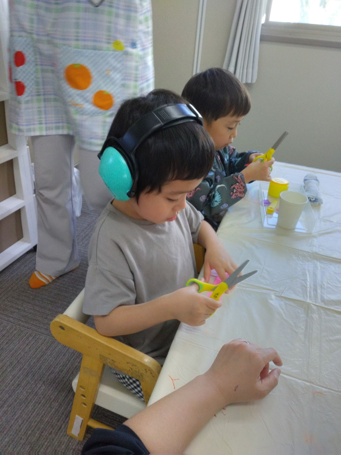 ハサミとノリで作ろう！