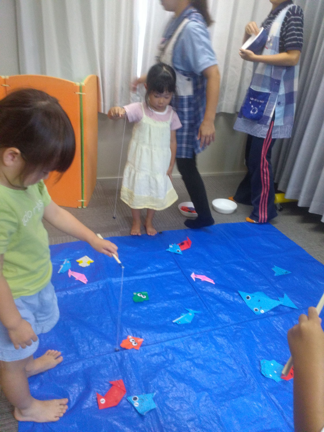 折紙の魚で魚釣り！
