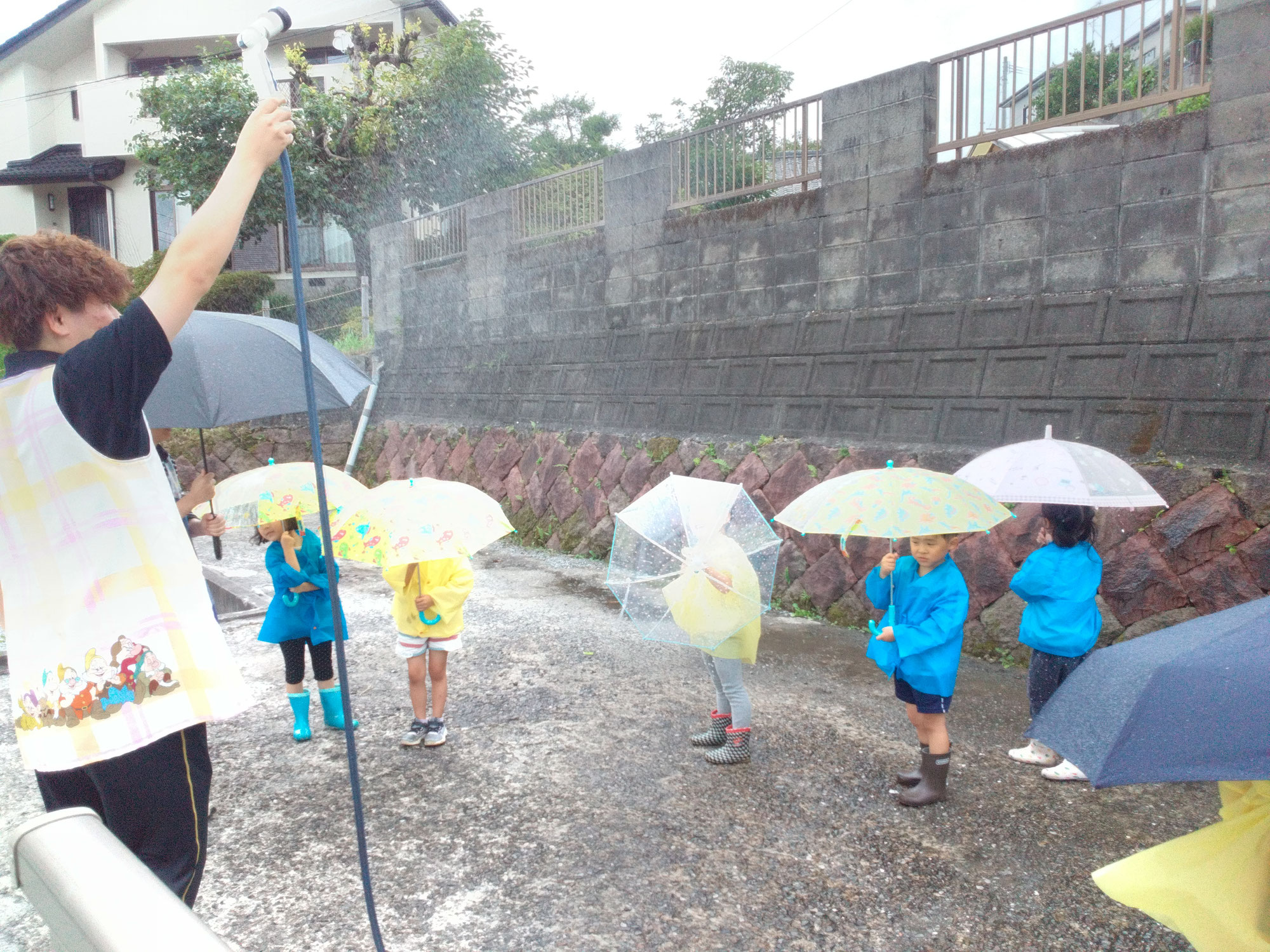 天気は難しい！　雨で遊ぼう！！