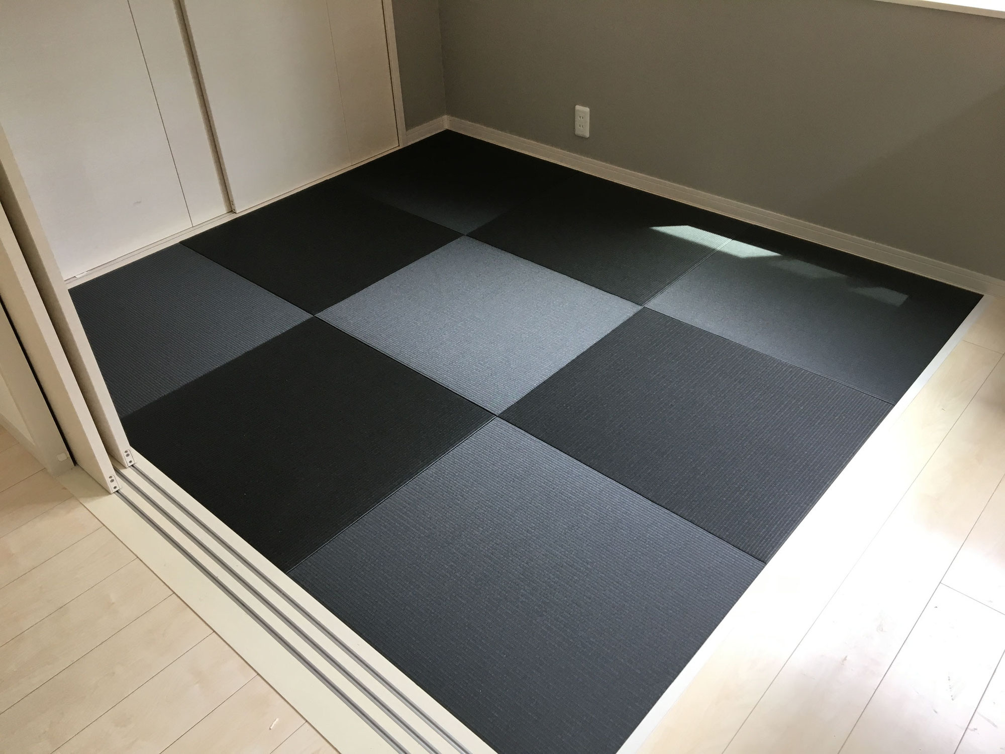 琉球畳風の縁無し畳へ施工しました｜沼津市