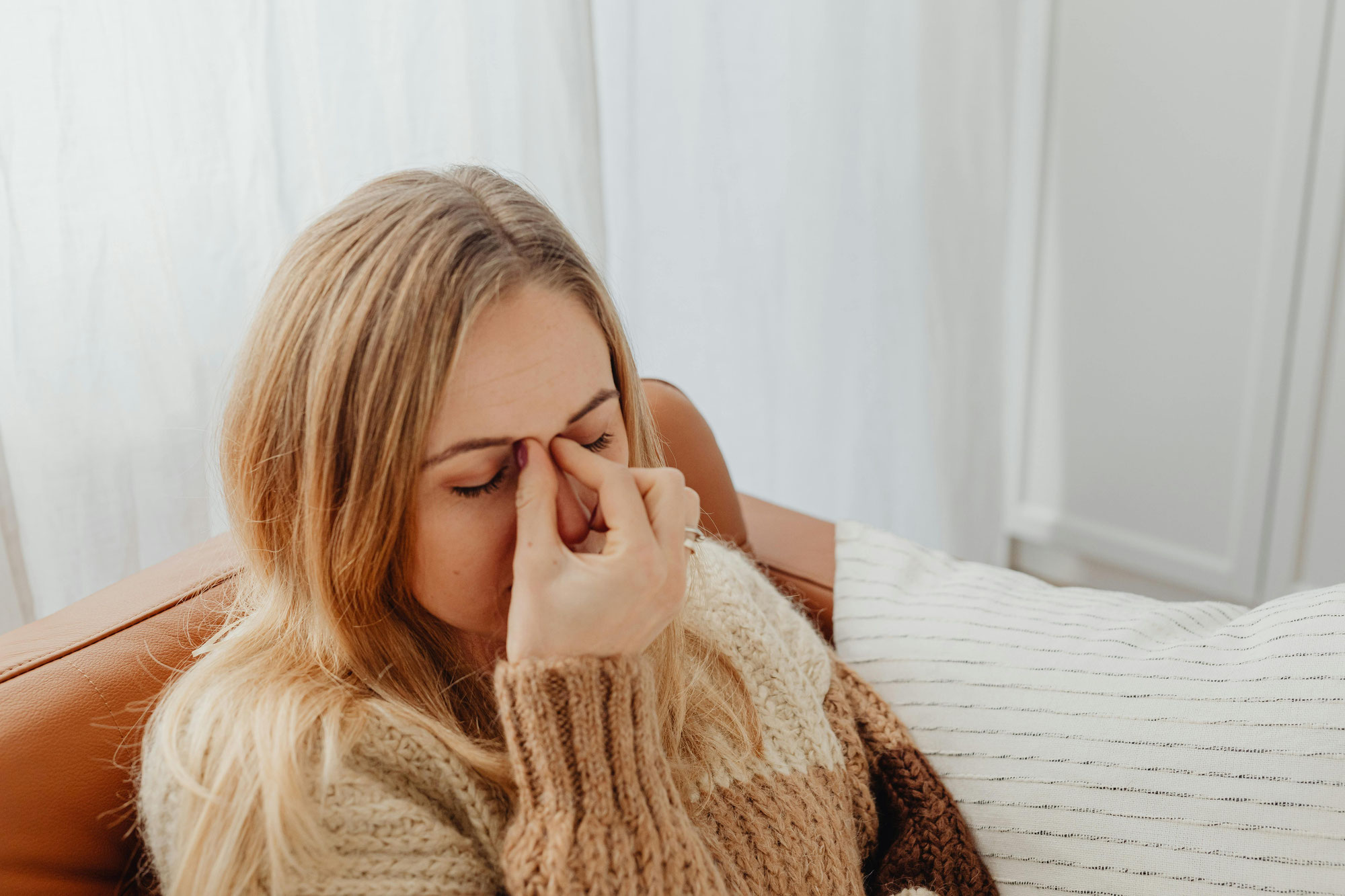 Mal au dos, tension dans les épaules, migraine, troubles digestifs... Et si votre corps vous parlait autrement?