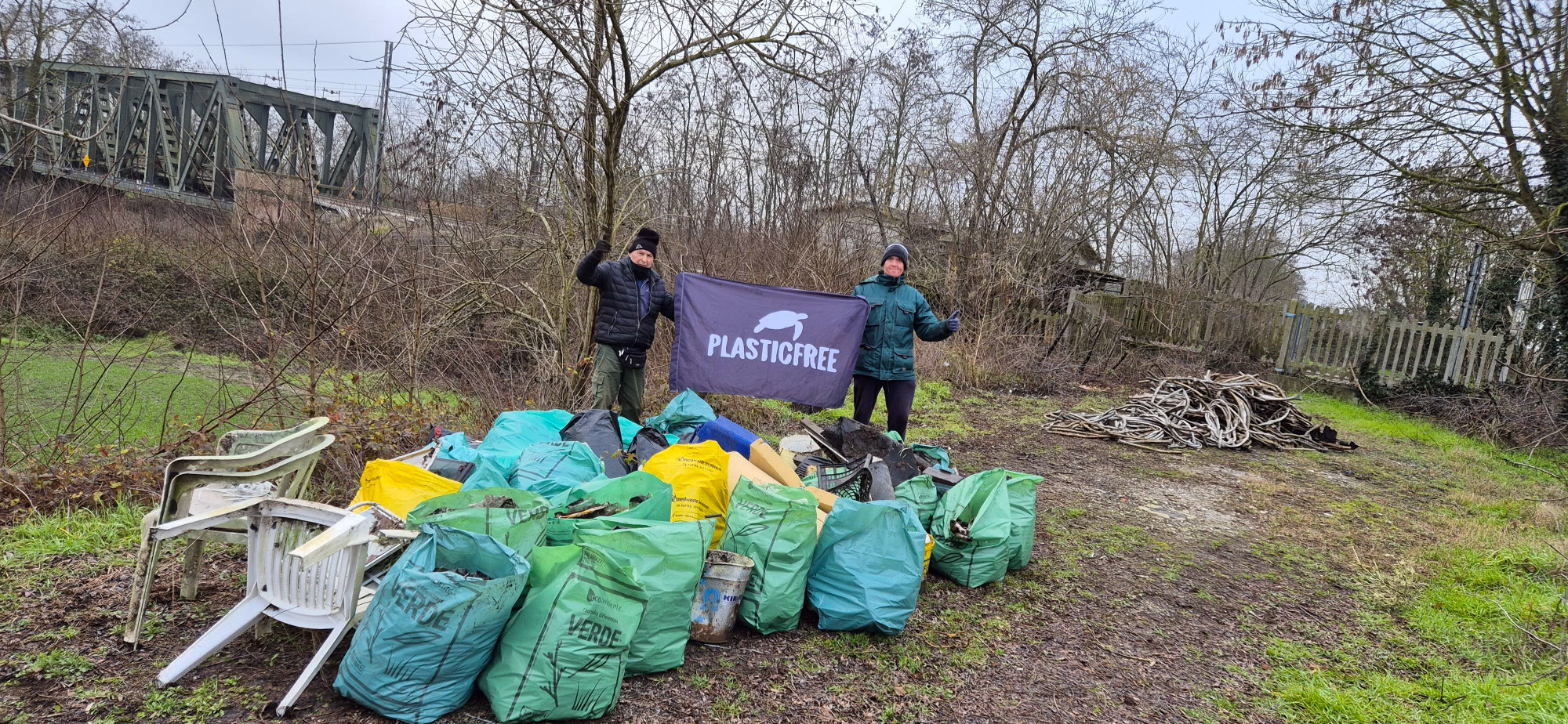 Rimossi 350 kg di rifiuti lungo il Canalbianco ad Arquà Polesine