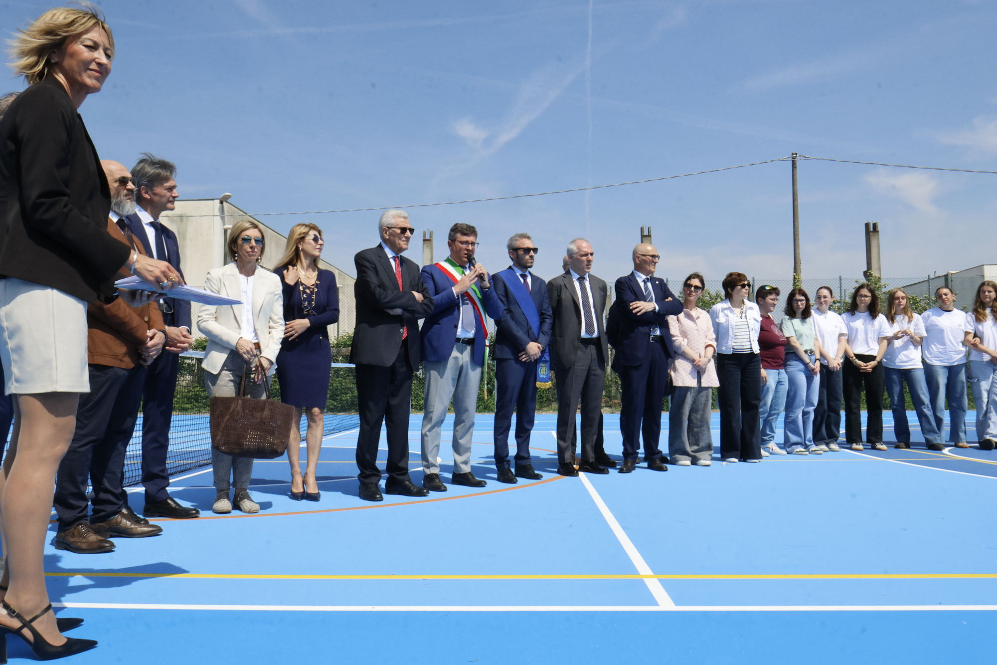 CENSER: INAUGURATE LA NUOVA PIASTRA SPORTIVA POLIVALENTE E L’OPERA “UOMO MACCHINA” DI ELIO ARMANO