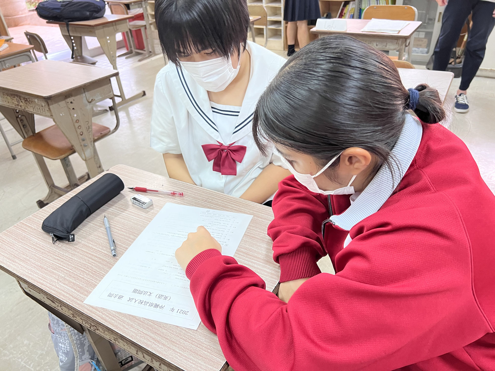 高校生ボランティア活動中！in中学校まなびや