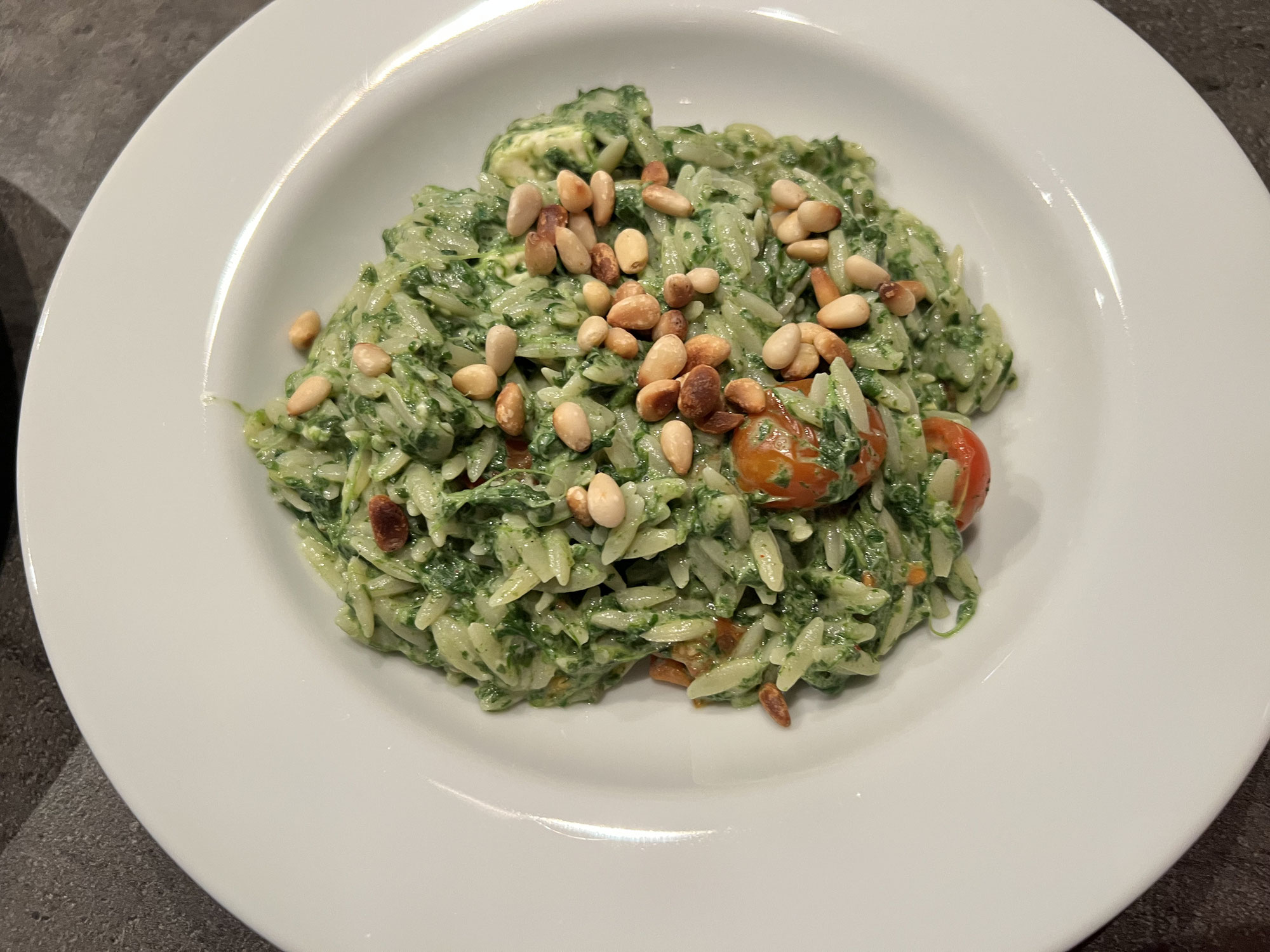 Risoni mit cremiger Spinatsahnesauce