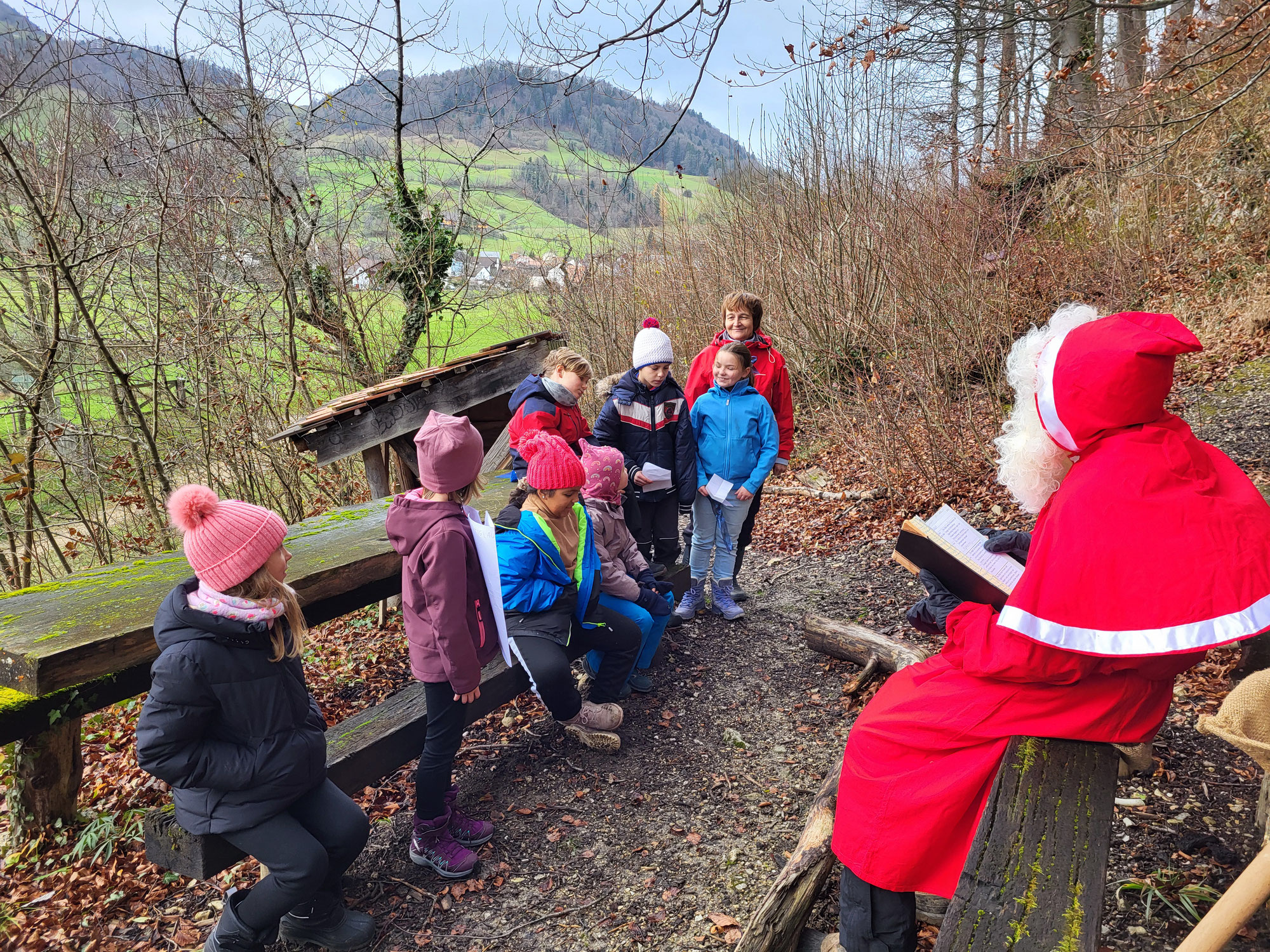 «Samichlaus du liebe Gascht Mach doch jetzt bi eus e Rascht…»
