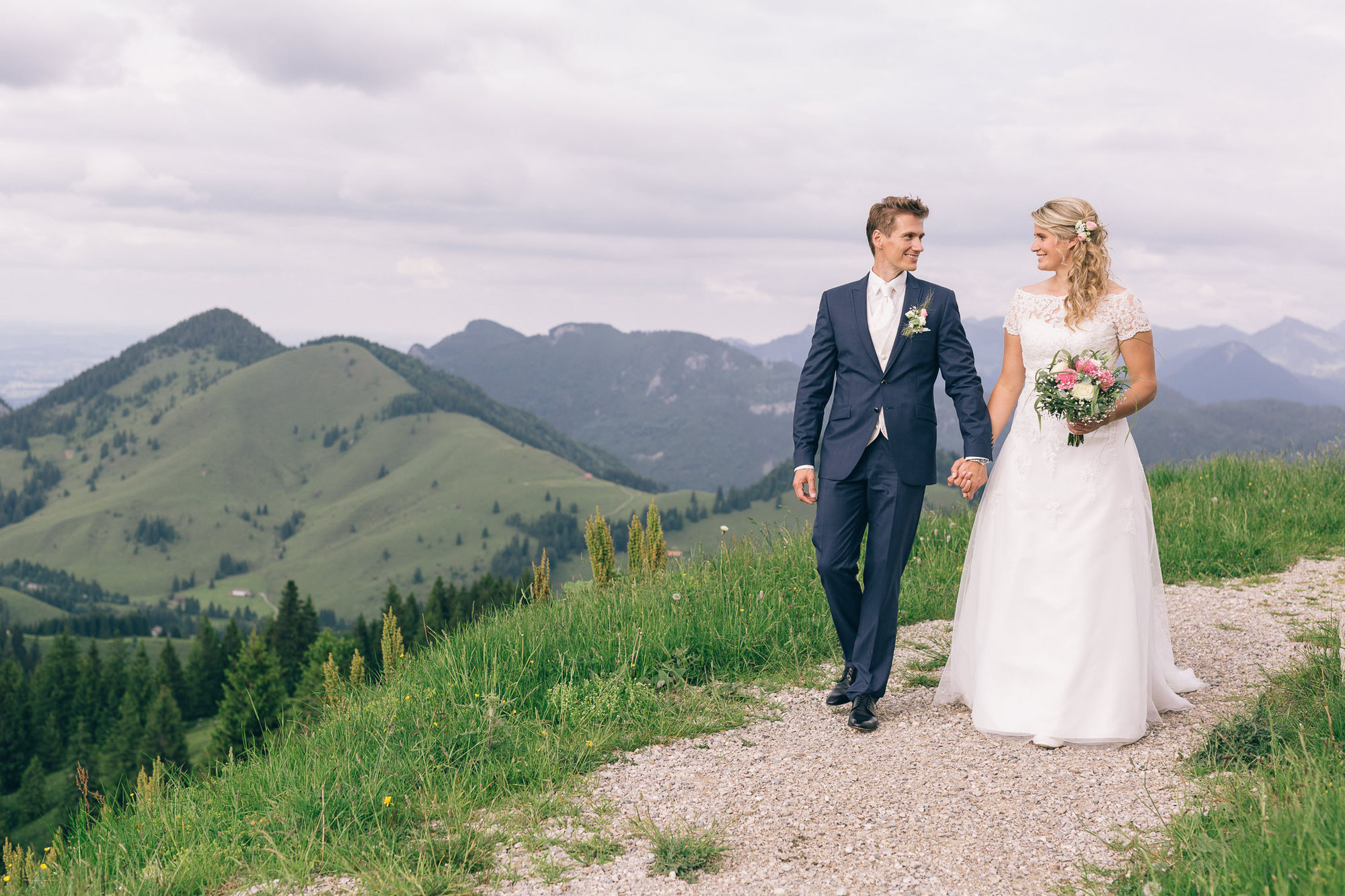 Natalie & Markus - Hochzeit vom Schliersee hoch auf die Speckalm