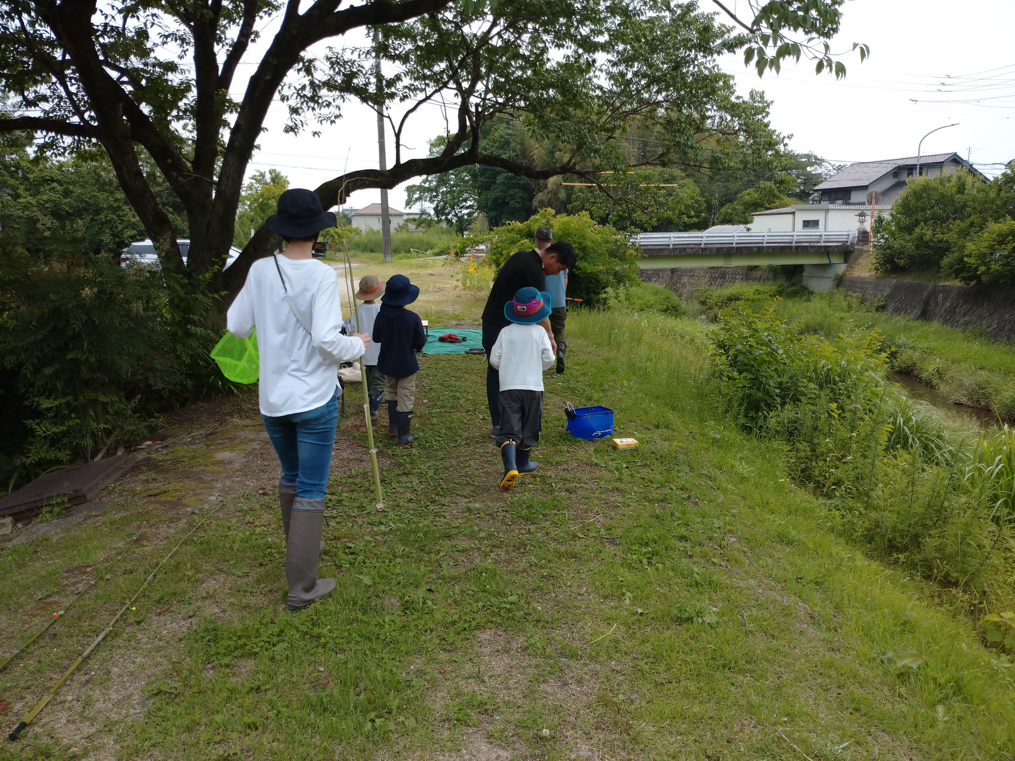 はじめての小川つり