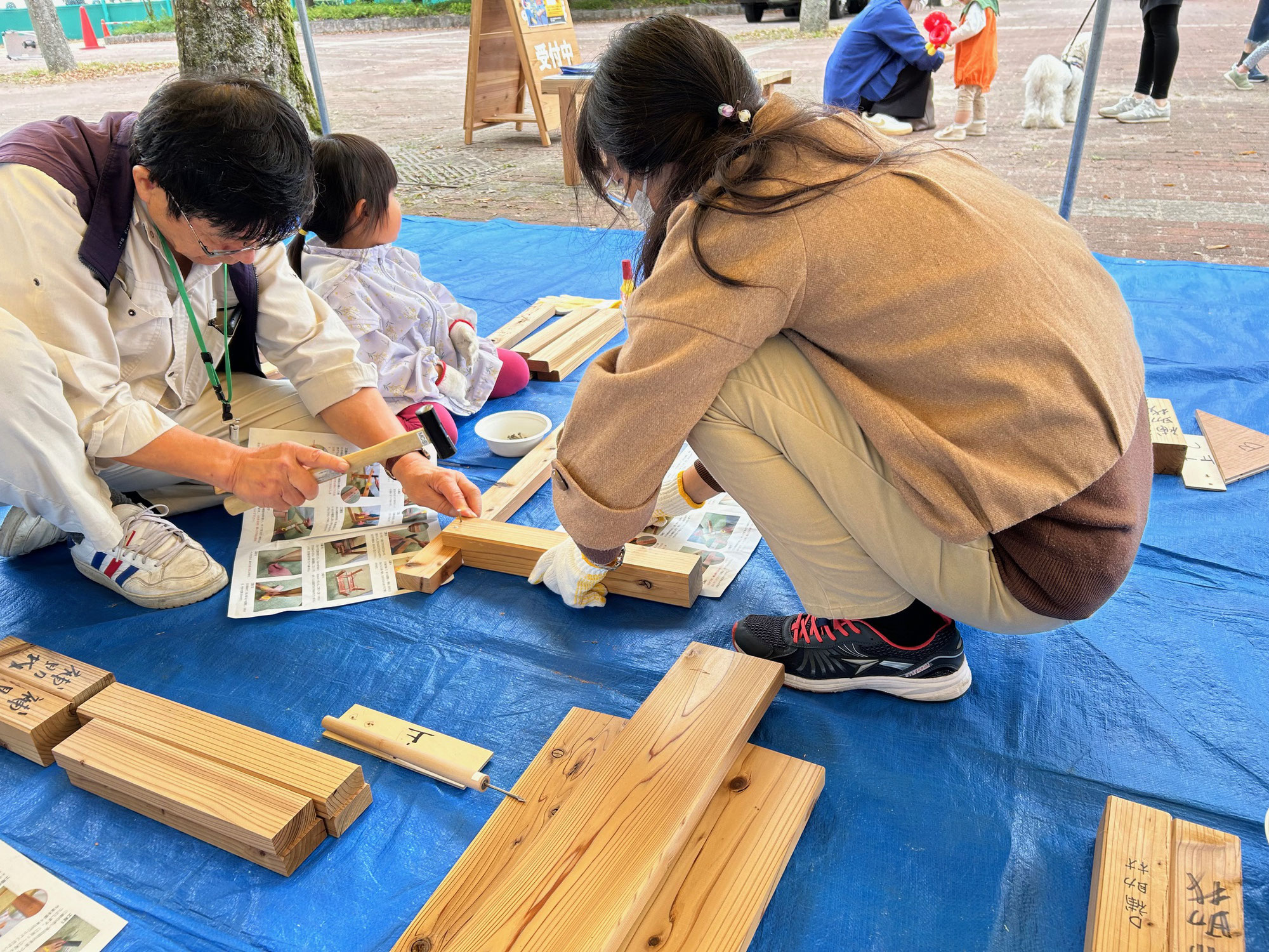 奥びわスポーツの森でベンチづくりワークショップ