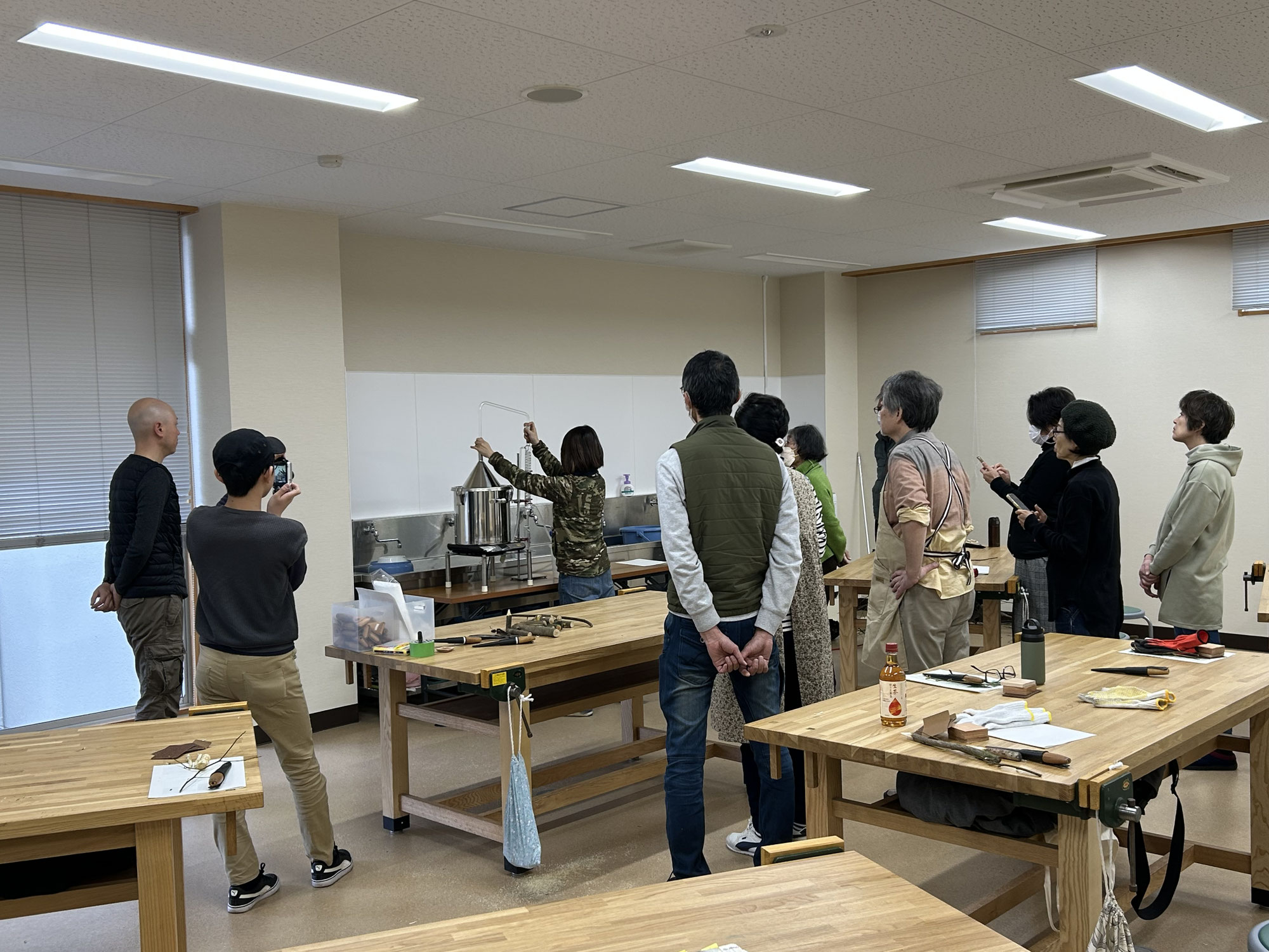 長浜の森から作るクロモジアロマウォーター×杉の豆皿