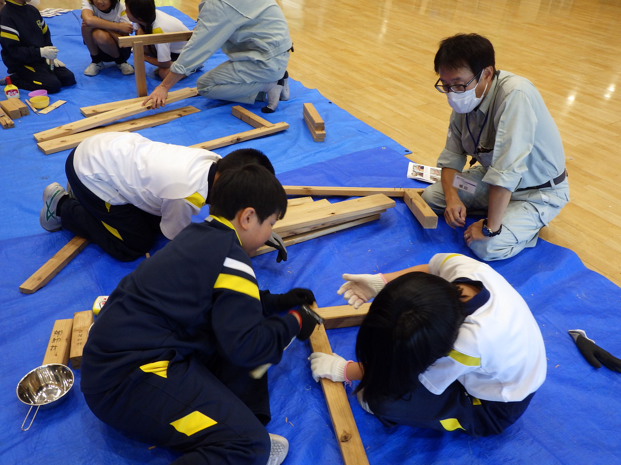 余呉小中学校ベンチづくり