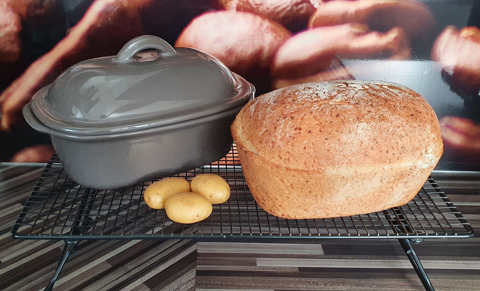 Kartoffelbrot mit rohen Kartoffeln